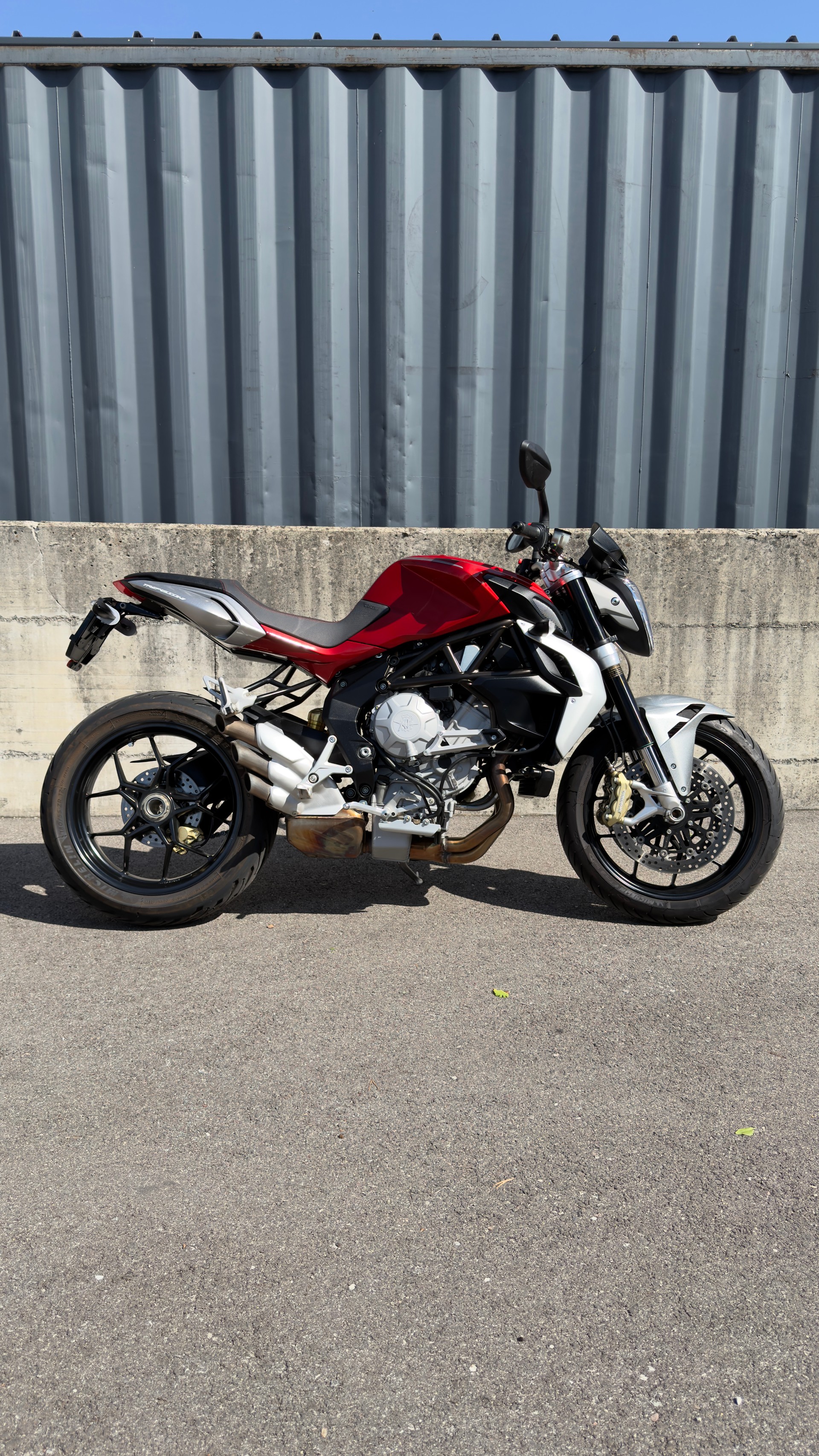 MV AGUSTA B3 Brutale 800-image-1