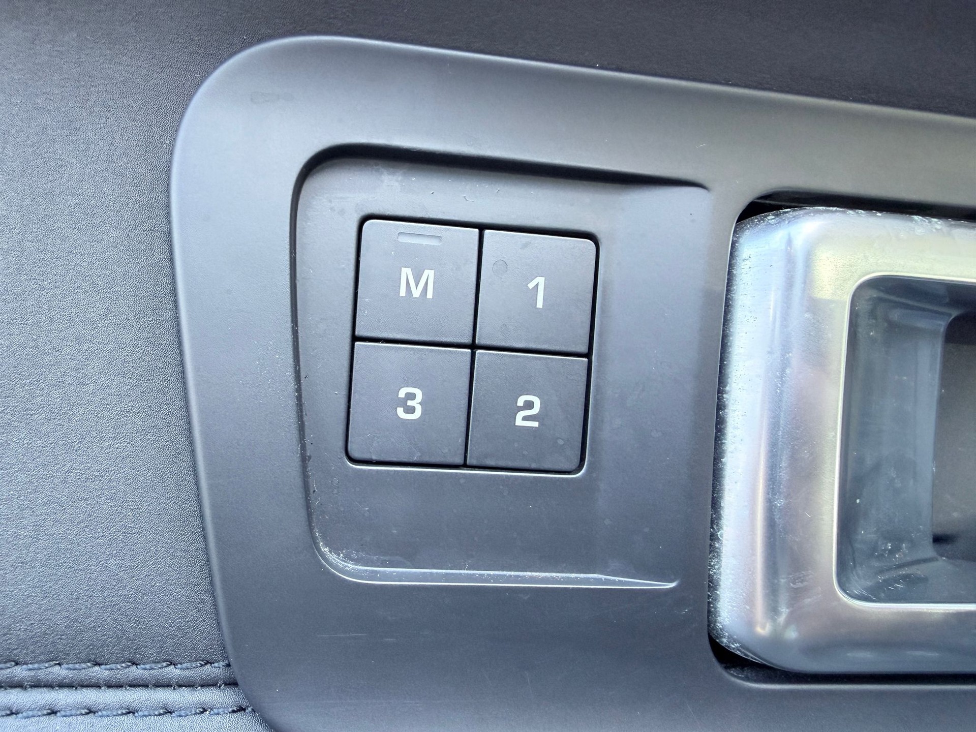 LAND ROVER Discovery Sport 2.0 TD4 HSE Luxury AT9-image-14