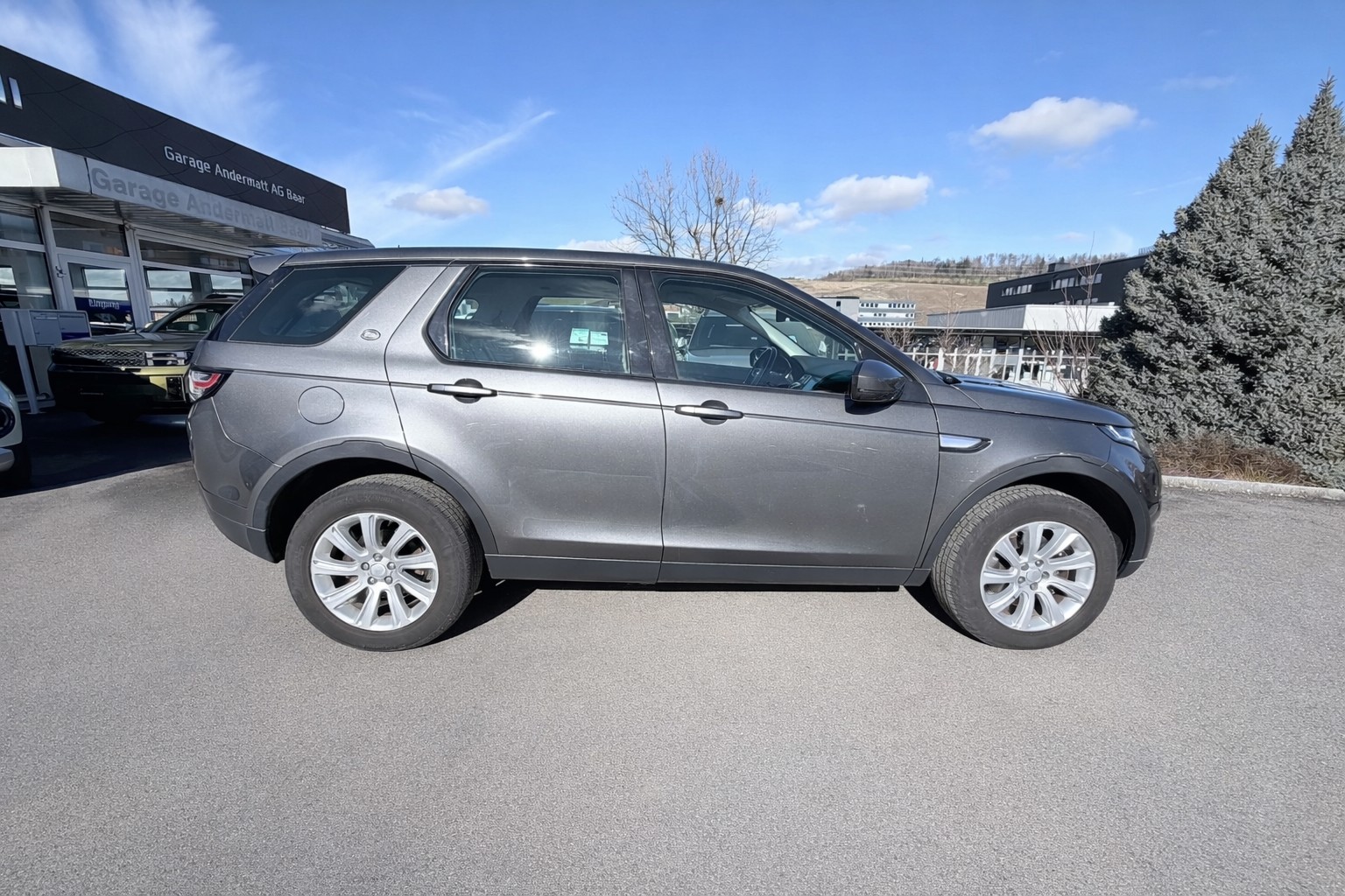 LAND ROVER Discovery Sport 2.0 TD4 HSE Luxury AT9-showroom-element-3