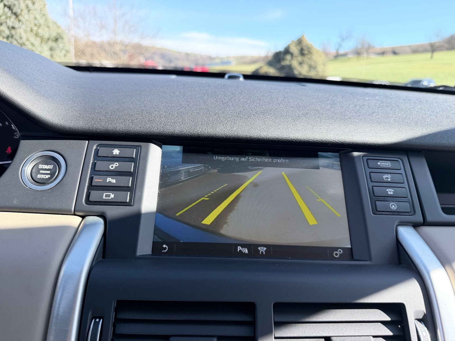 LAND ROVER Discovery Sport 2.0 TD4 HSE Luxury AT9-image-13