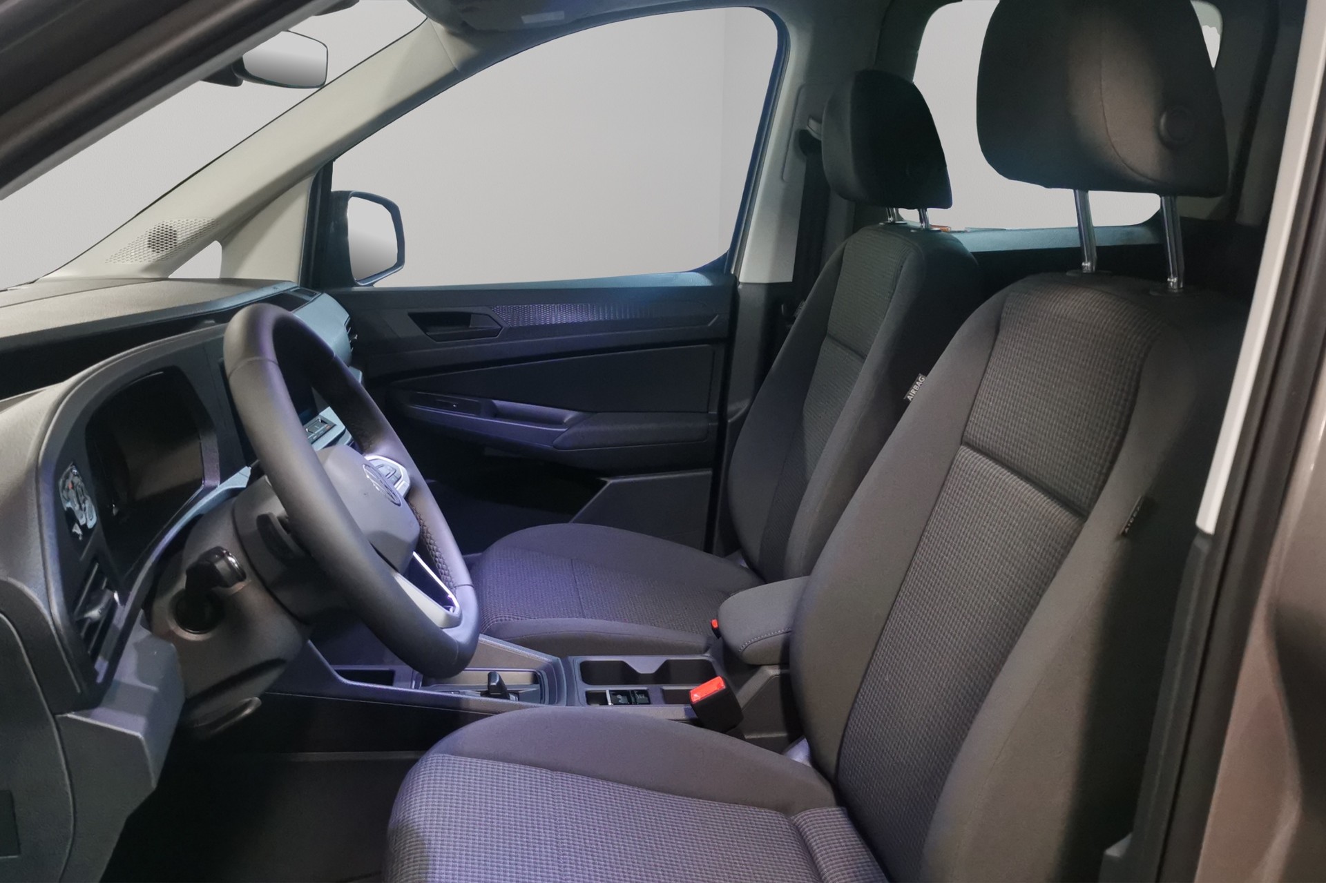 VW Caddy 1.5 TSI DSG-image-8