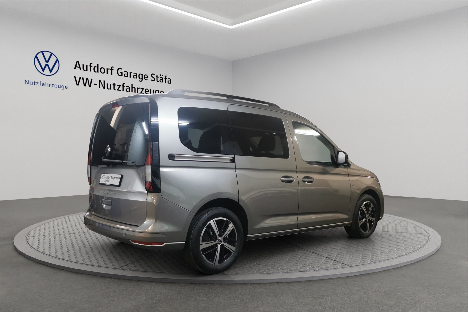 VW Caddy 1.5 TSI DSG-image-4