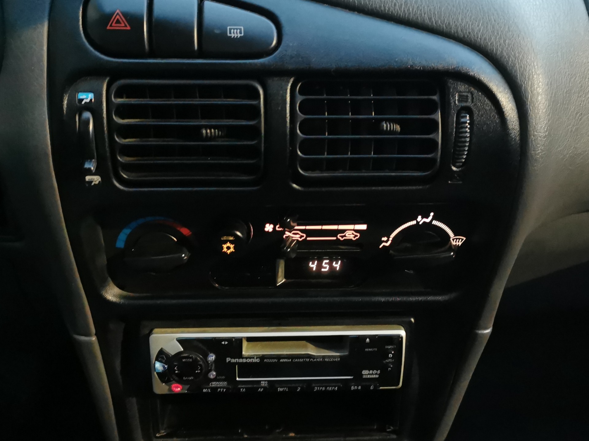 MITSUBISHI Lancer 1.6 GLX Edition4x4-showroom-element-2