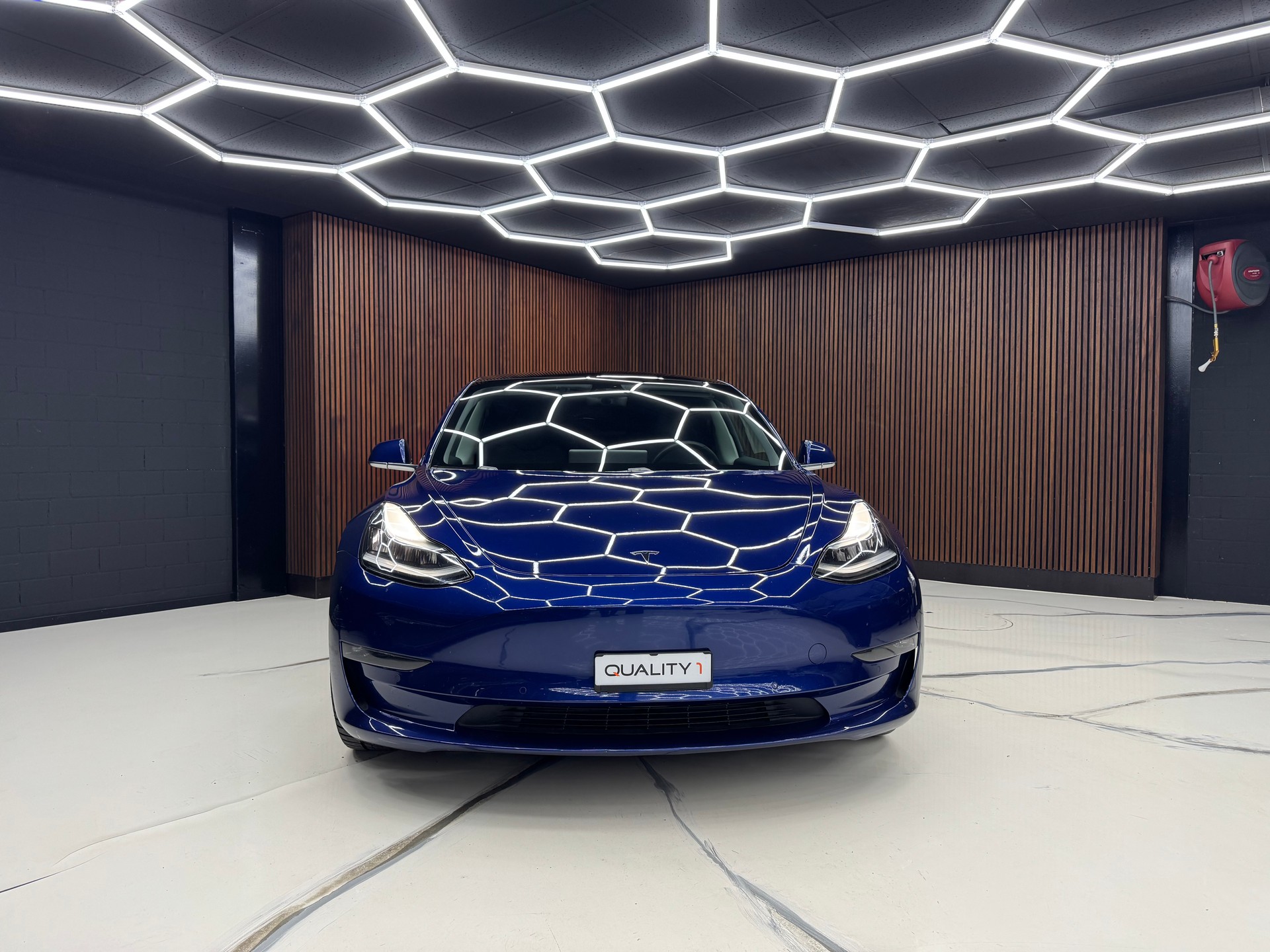 TESLA Model 3 Performance Dual Motor AWD-image-1