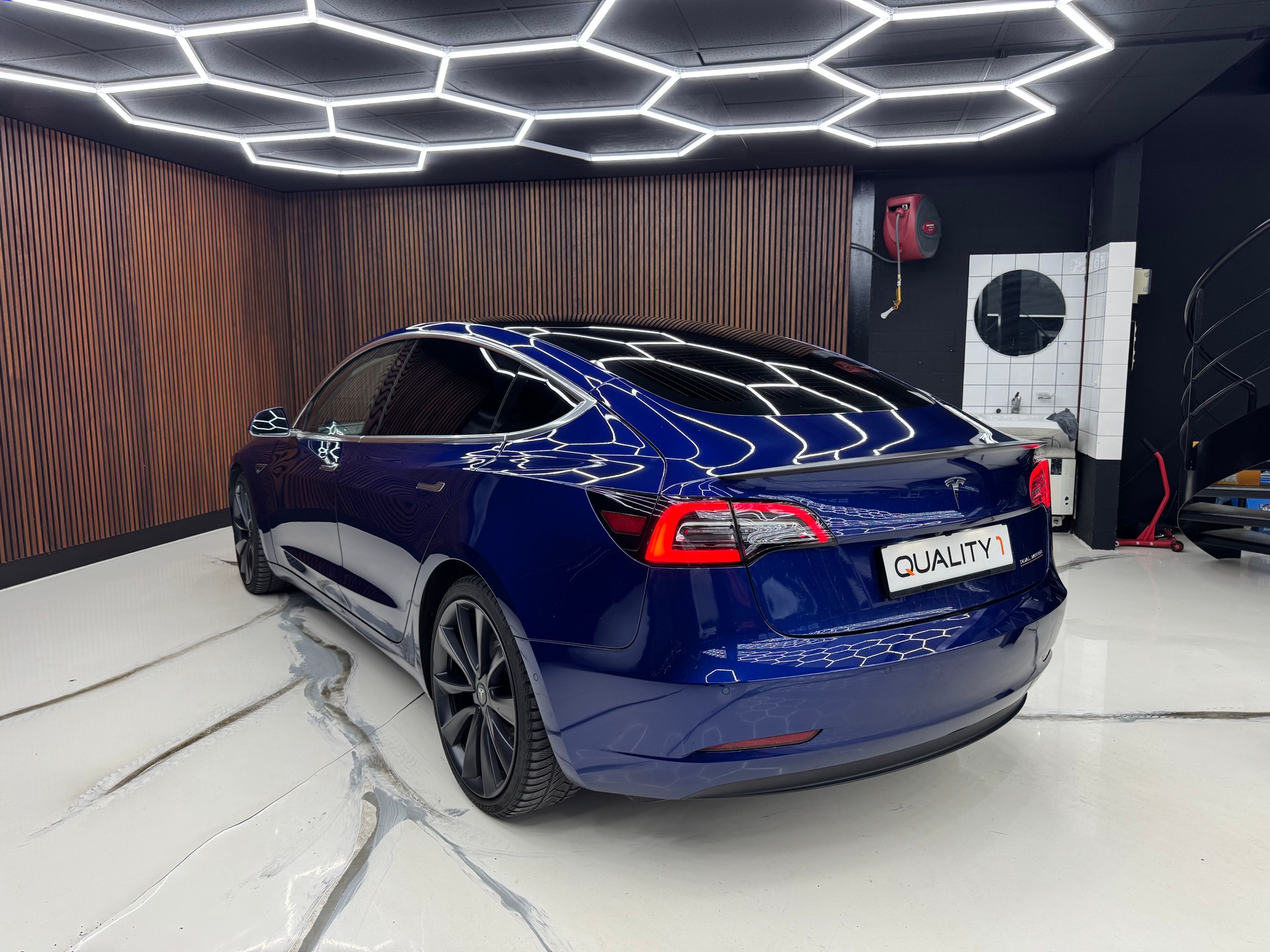 TESLA Model 3 Performance Dual Motor AWD-image-8