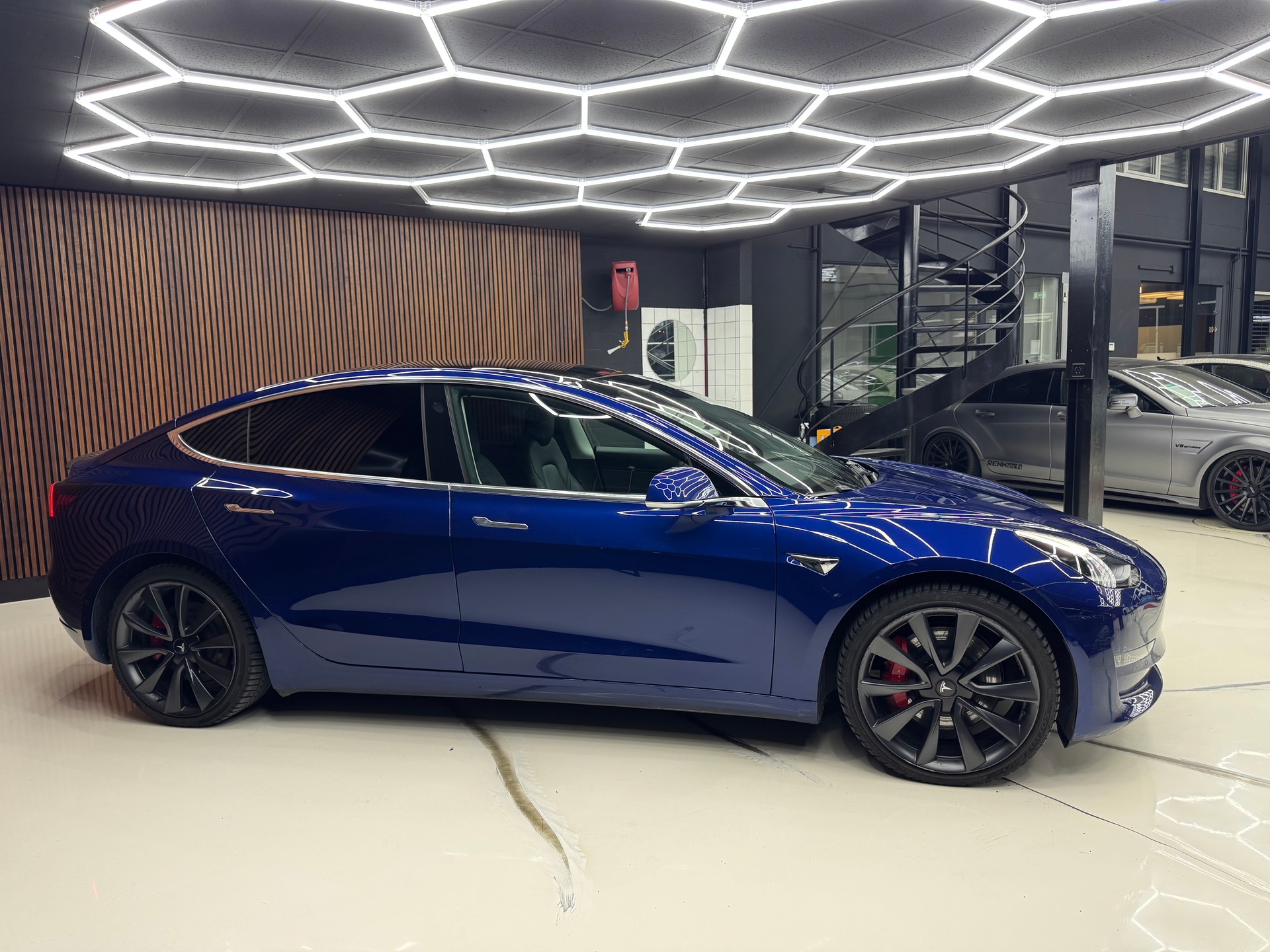 TESLA Model 3 Performance Dual Motor AWD-image-4