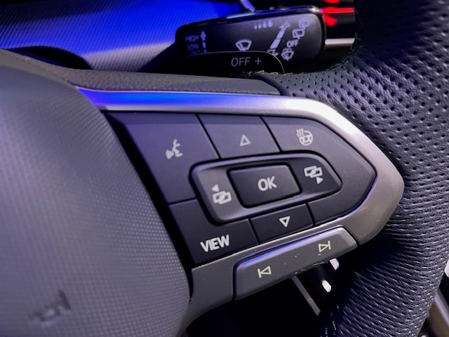 VW Golf 1.5 e TSI mHEV R-Line DSG-image-9