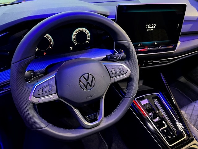 VW Golf 1.5 e TSI mHEV R-Line DSG-image-4