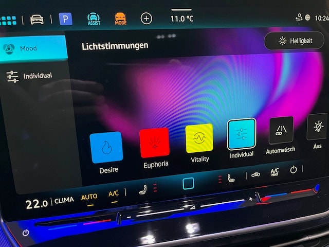 VW Golf 1.5 e TSI mHEV R-Line DSG-image-13