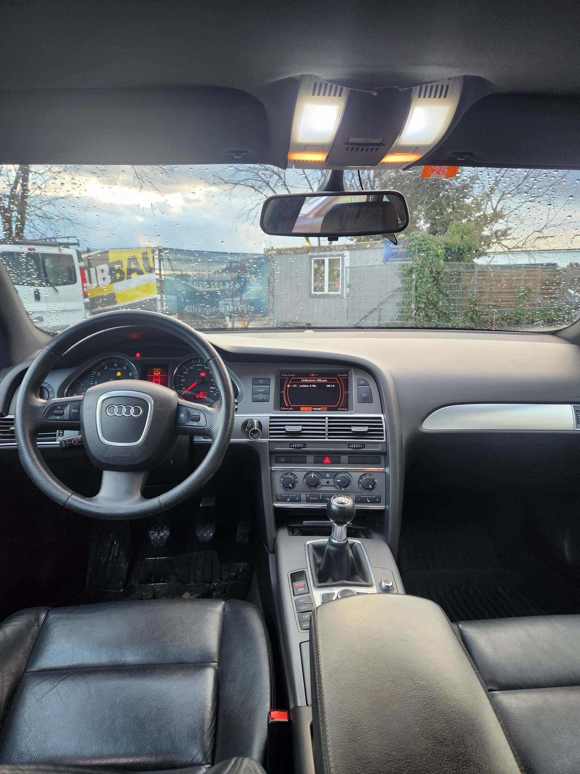 AUDI A6 Limousine 3.2 V6 FSI-image-12