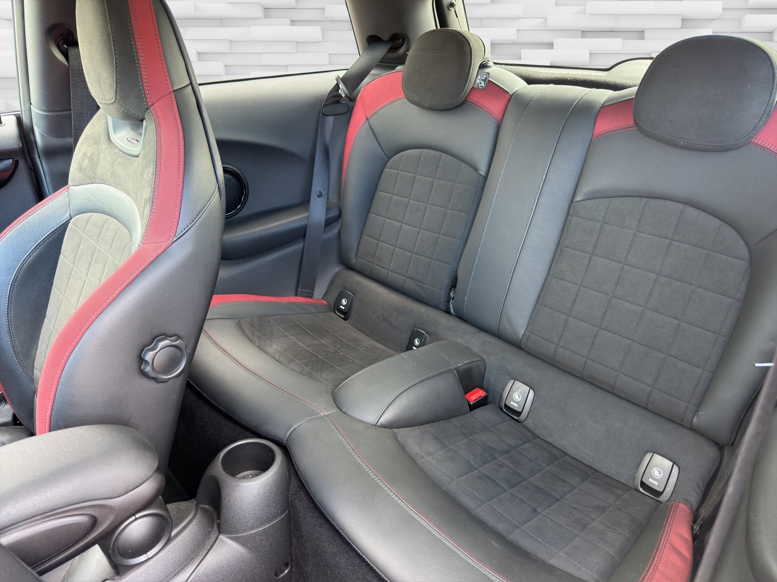 MINI Cooper John Cooper Works Steptronic-image-9