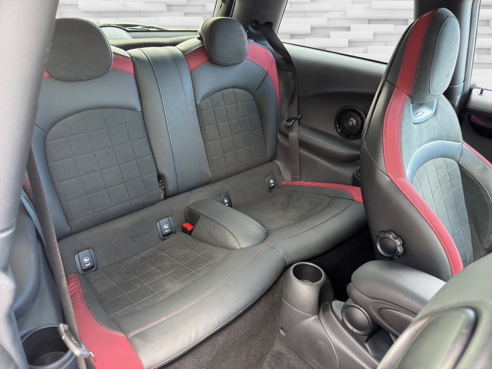 MINI Cooper John Cooper Works Steptronic-image-17