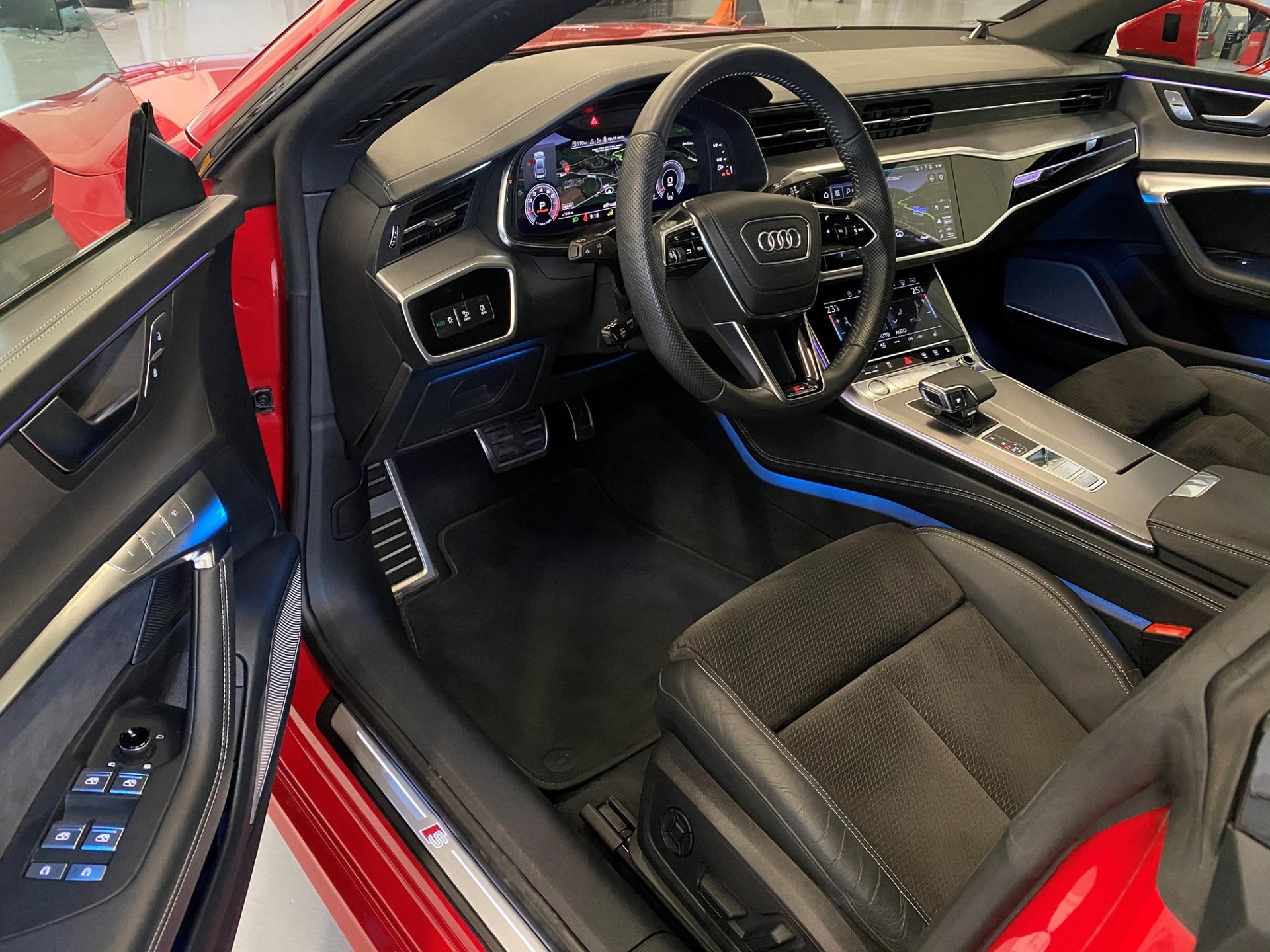 AUDI A7 Sportback 55 TFSI quattro S-tronic-image-4