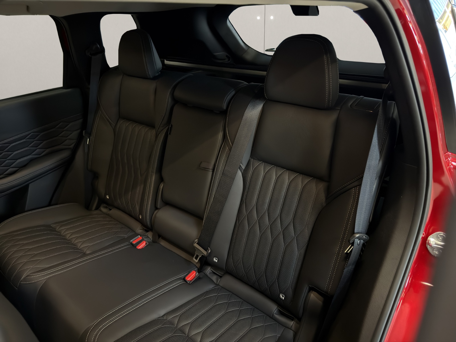 MITSUBISHI Outlander 2.4 PHEV Instyle Blackline 4x4-image-7
