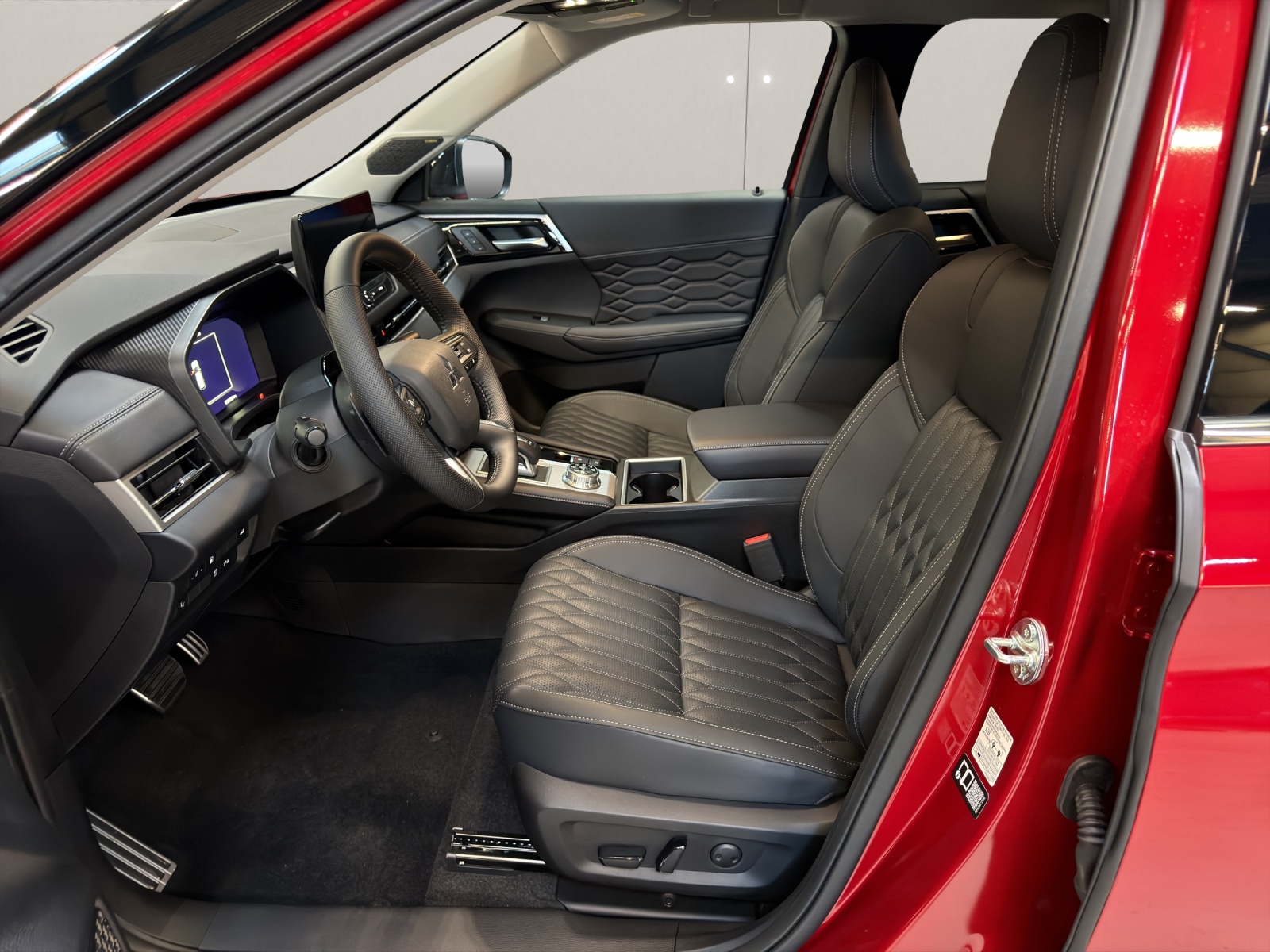 MITSUBISHI Outlander 2.4 PHEV Instyle Blackline 4x4-image-6
