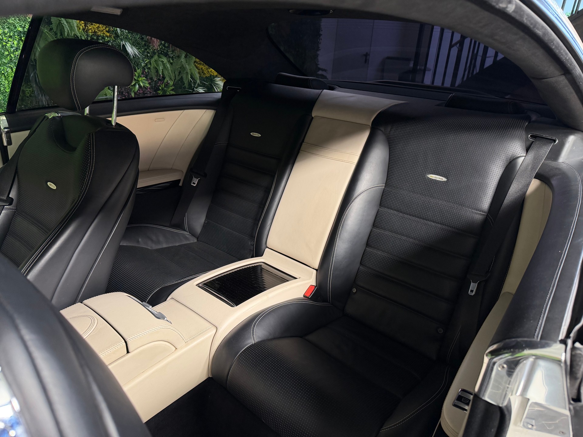 MERCEDES-BENZ CL 63 AMG 7G-Tronic Designo-image-12
