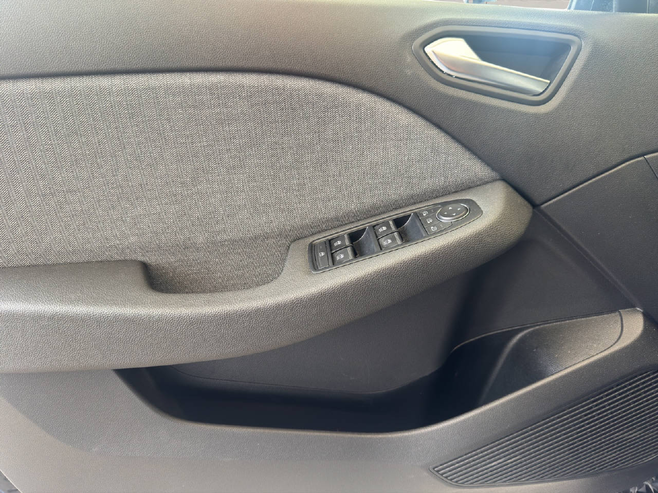 RENAULT Clio 1.6 E-Tech techno-image-16