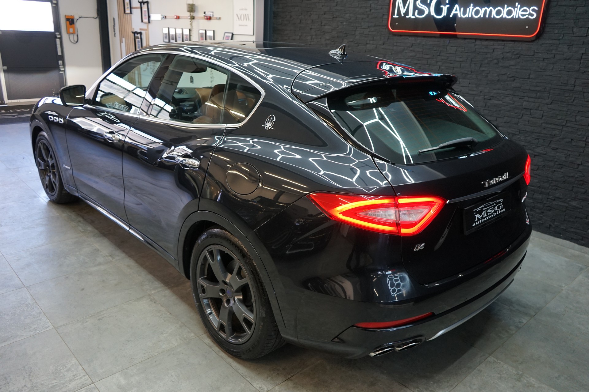 MASERATI Levante 3.0 V6 GranSport Automatica-showroom-element-2