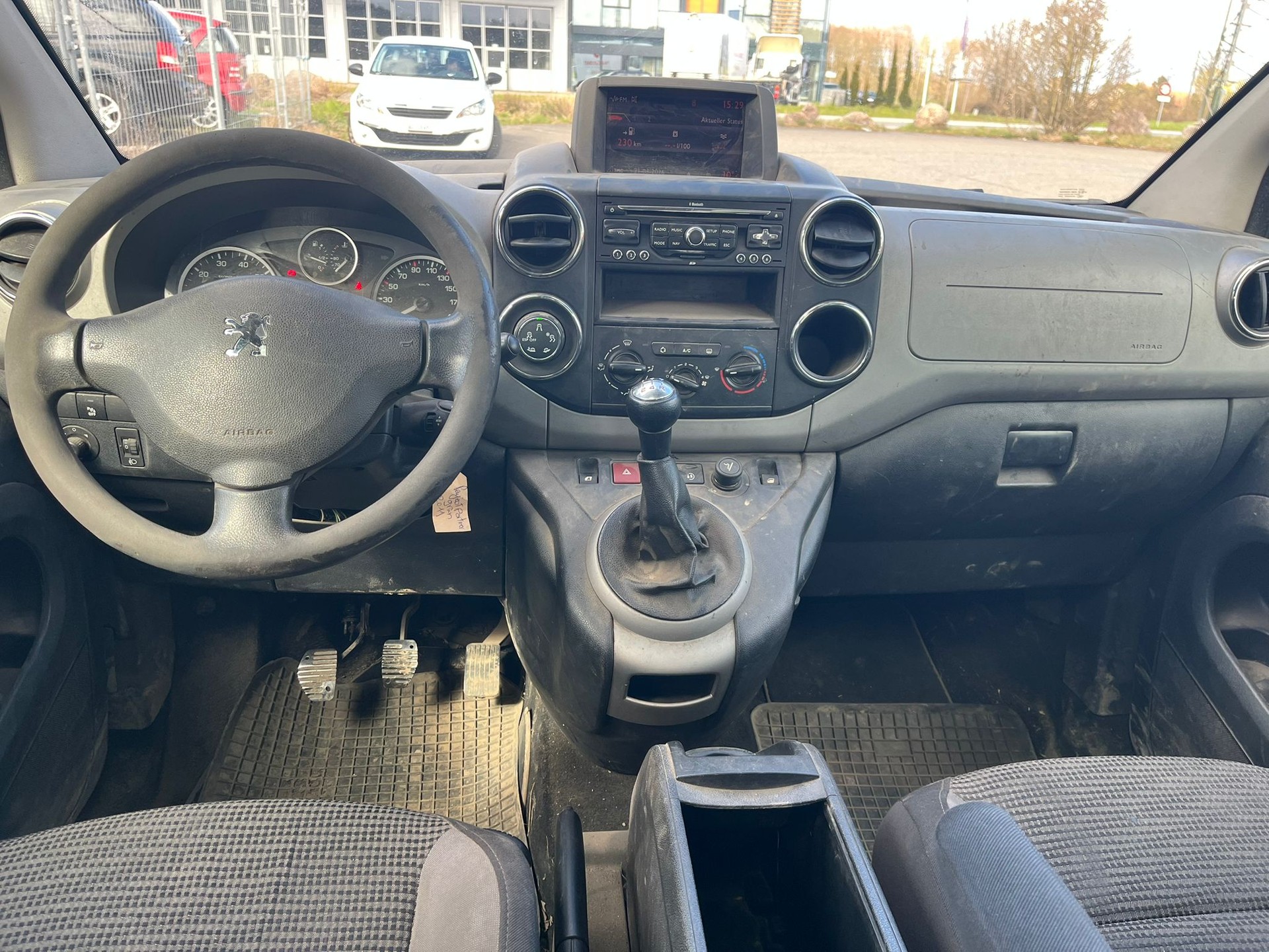 PEUGEOT Partner 1.6 Trendy Clim (Pack)-image-5