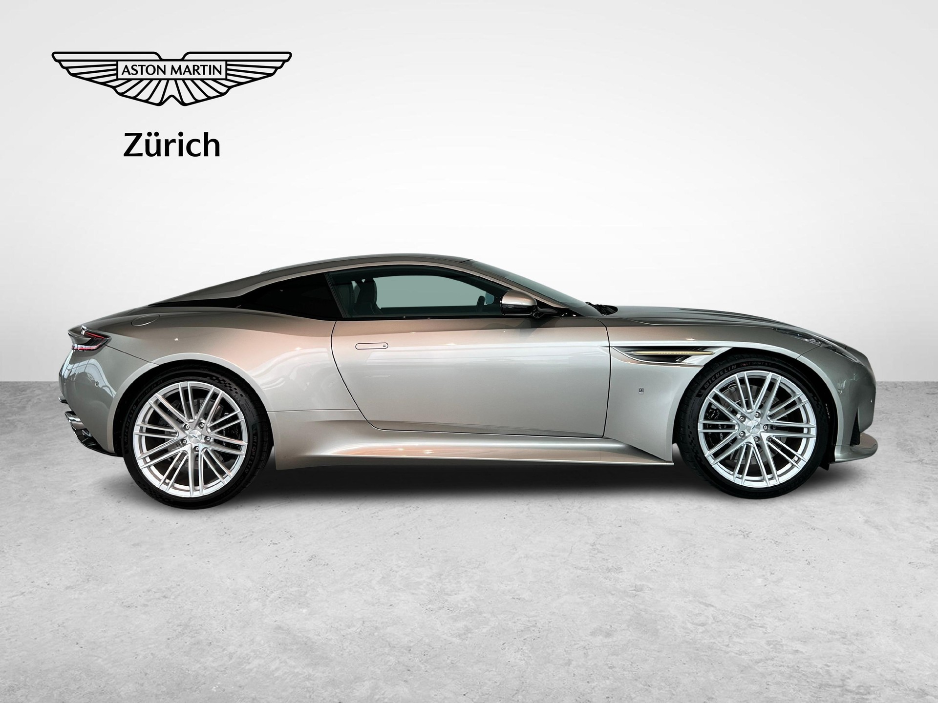 ASTON MARTIN DB12 Coupé 4.0 V8 Bi-Turbo "1 of 60 Goldfinger Edition"-image-5