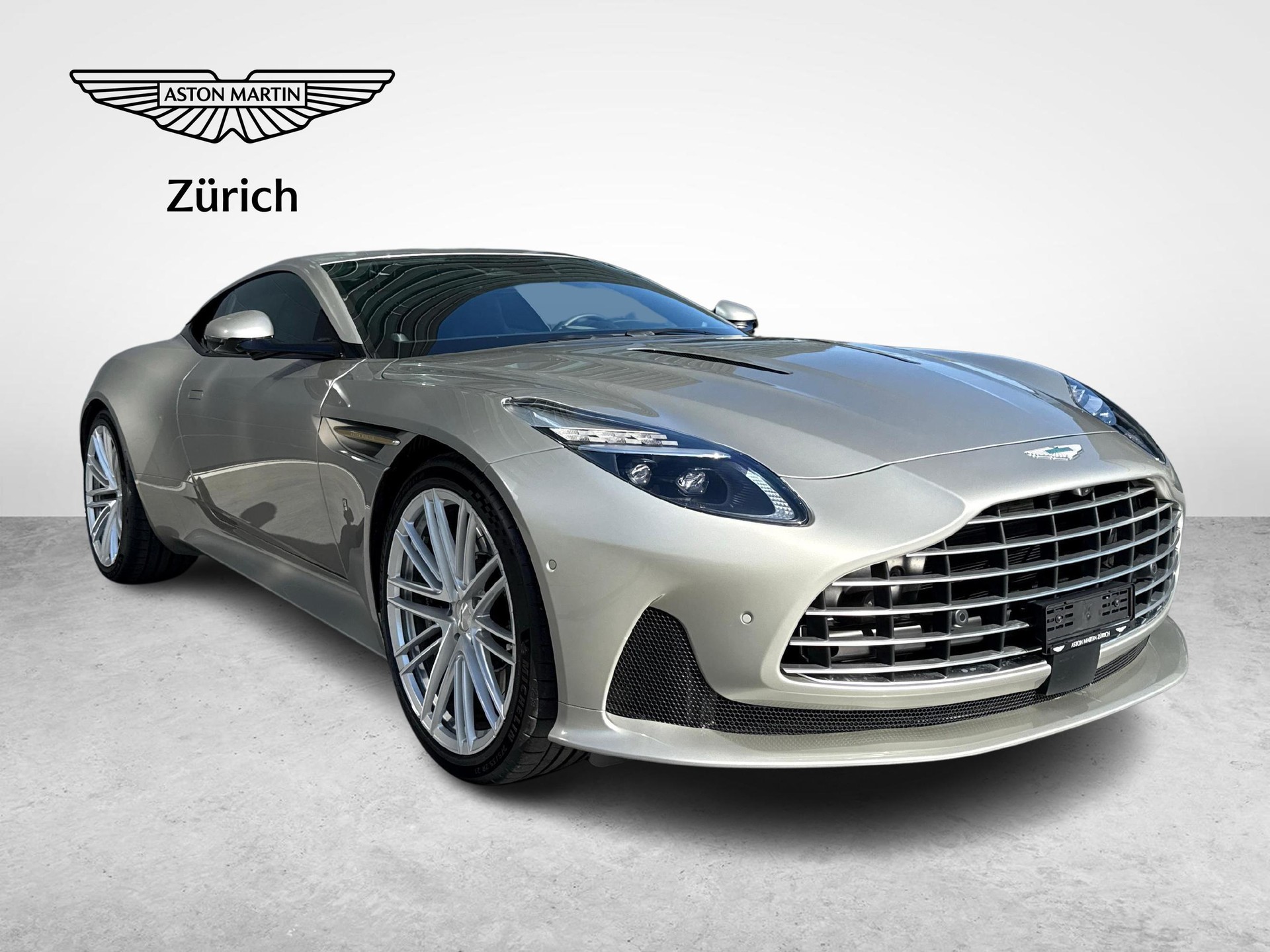 ASTON MARTIN DB12 Coupé 4.0 V8 Bi-Turbo "1 of 60 Goldfinger Edition"-image-6