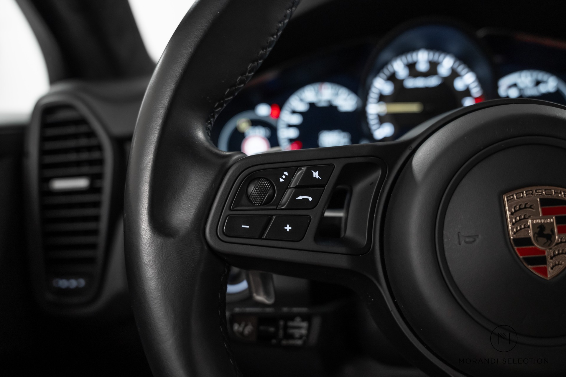 PORSCHE Cayenne Coupé 4.0 V8 Turbo GT-image-26