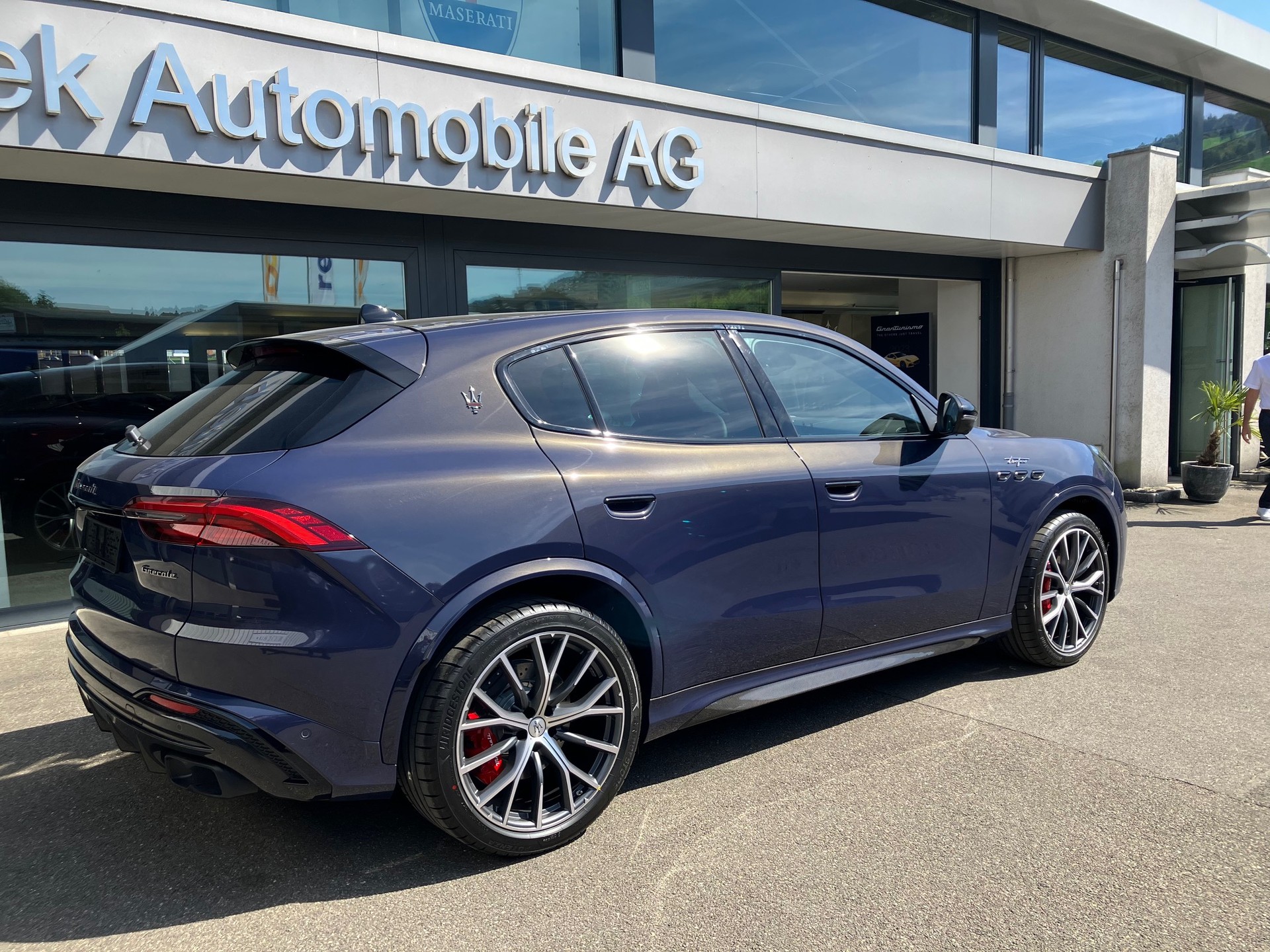 MASERATI Grecale 3.0 Trofeo-showroom-element-3