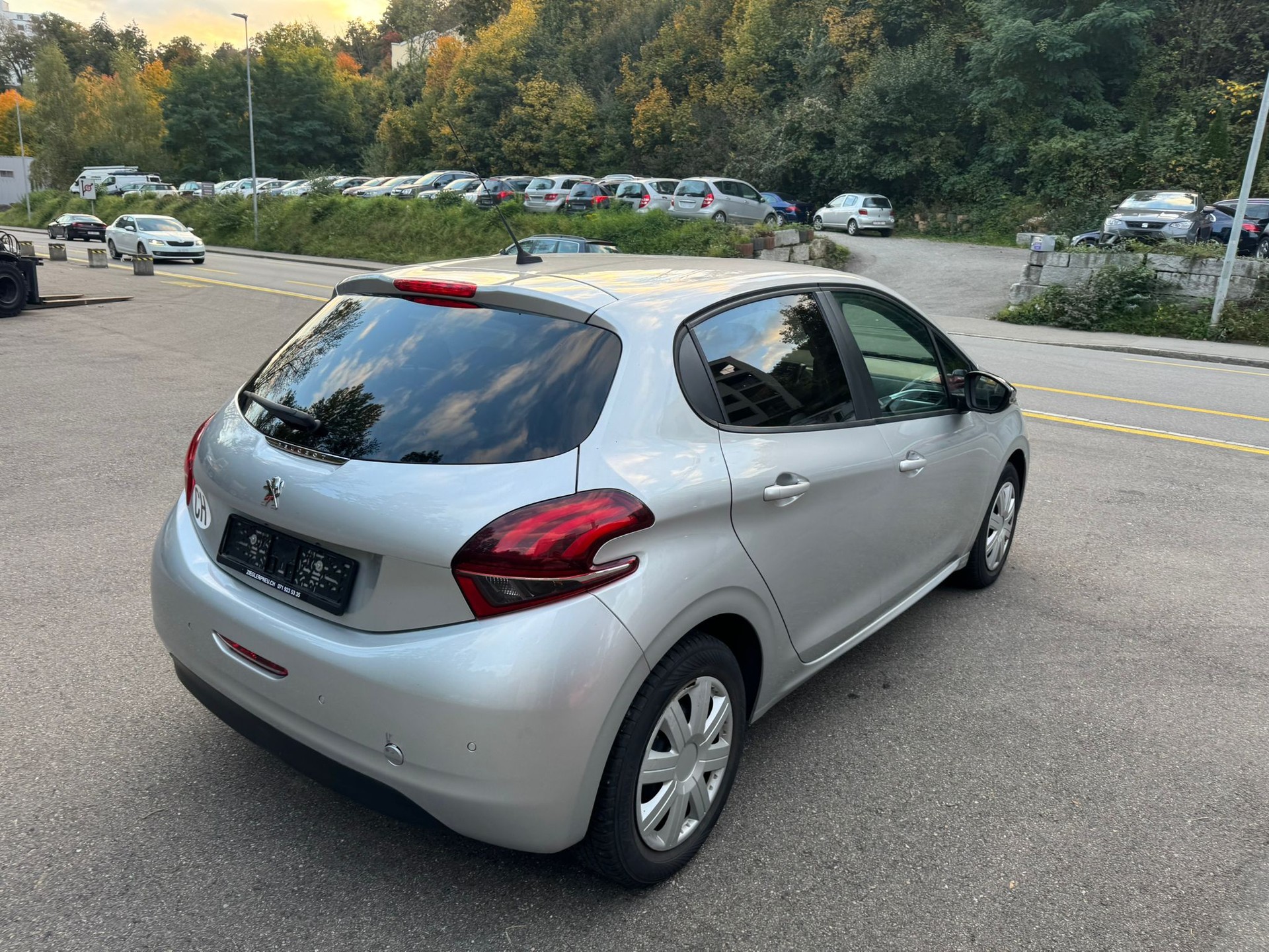 PEUGEOT 208 1.2 PureTech Access-image-4