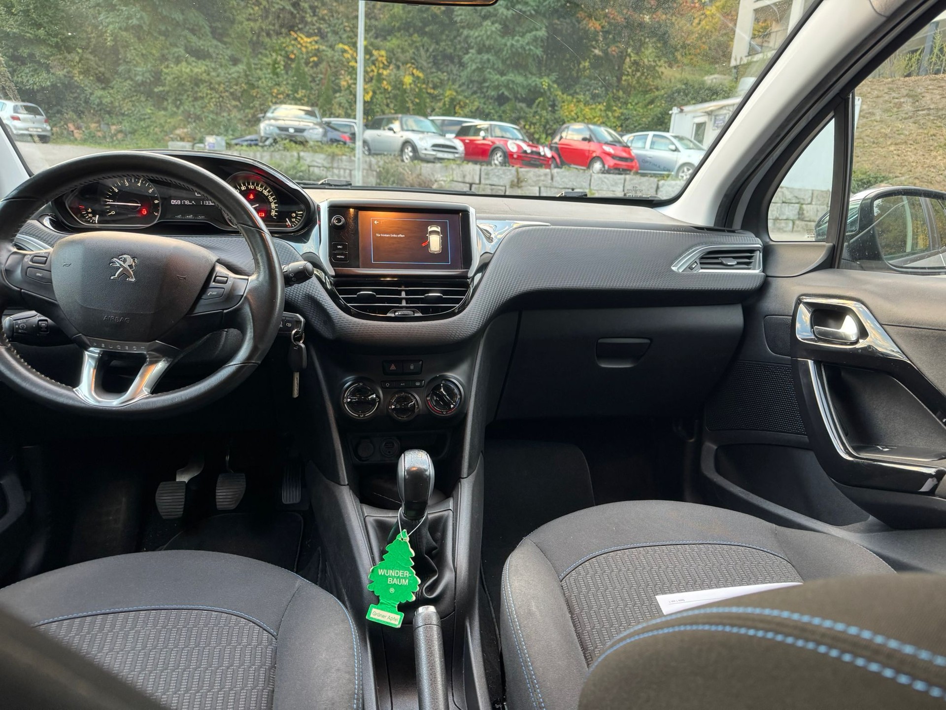 PEUGEOT 208 1.2 PureTech Access-image-9
