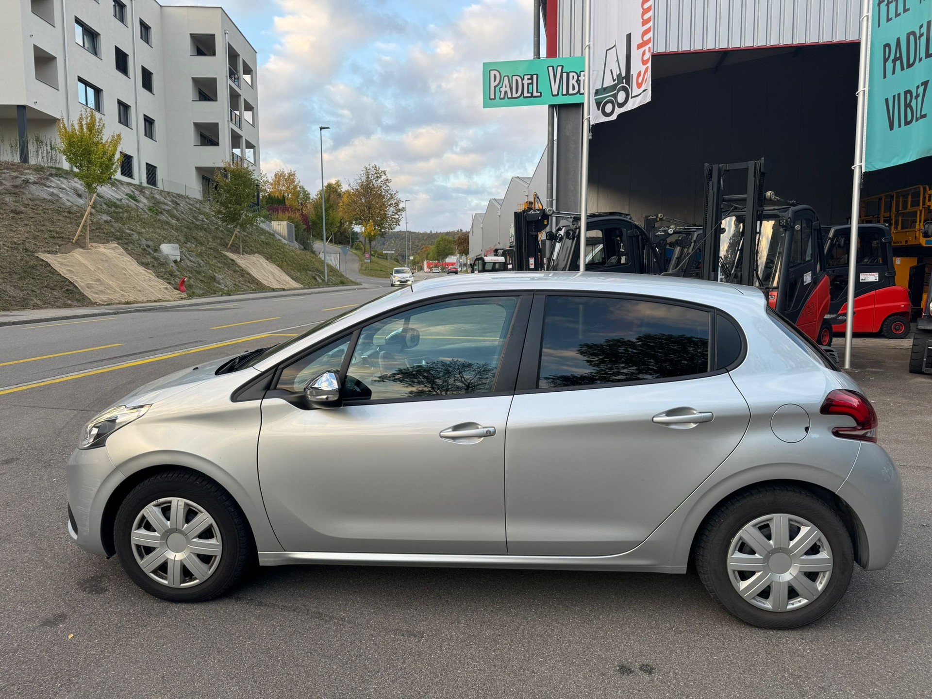 PEUGEOT 208 1.2 PureTech Access-image-7