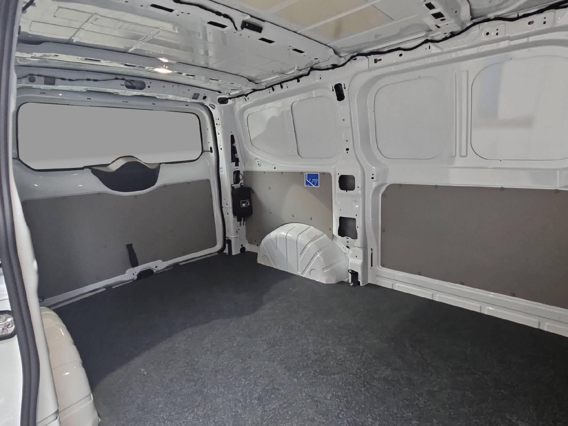VW Transporter Kaw. 3100 E-Motor-image-14