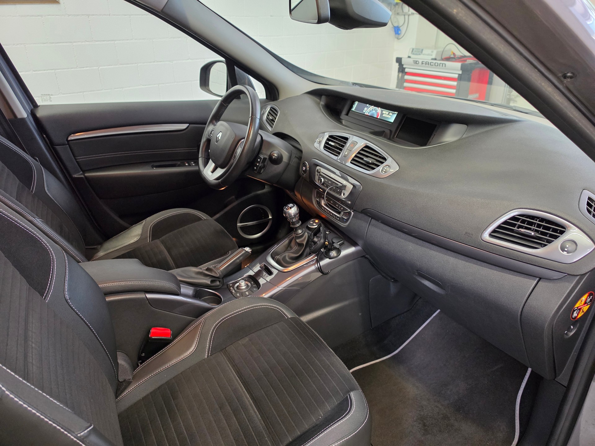 RENAULT Scénic Xmod 1.2 16V Turbo Swiss Bose Edition-image-17
