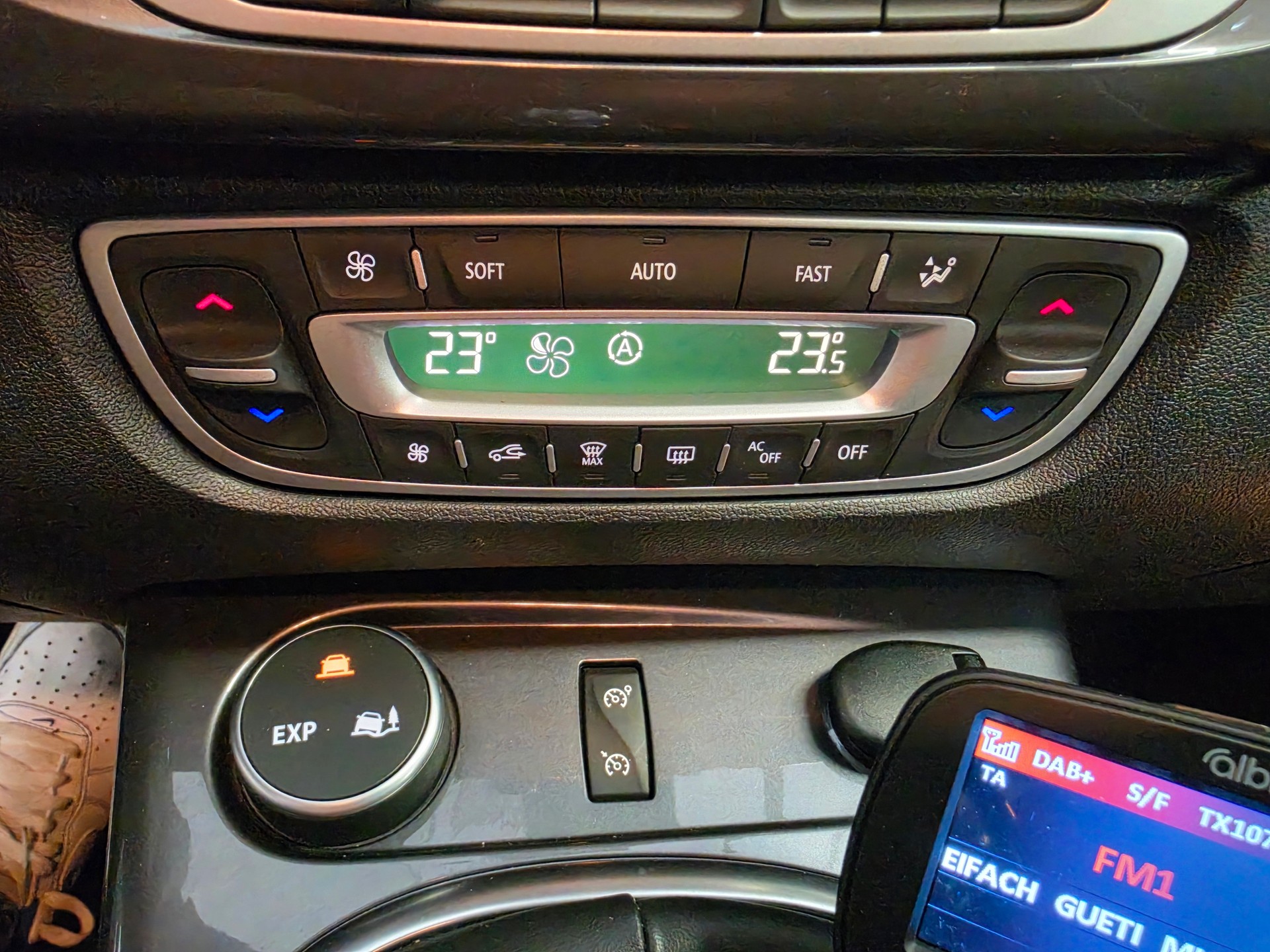 RENAULT Scénic Xmod 1.2 16V Turbo Swiss Bose Edition-image-10