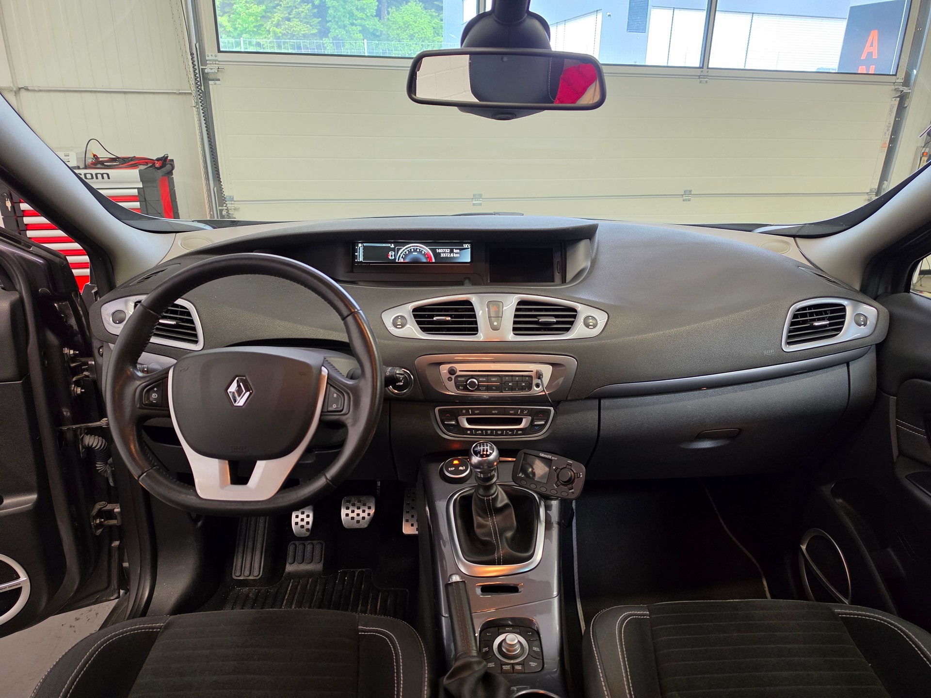 RENAULT Scénic Xmod 1.2 16V Turbo Swiss Bose Edition-image-5