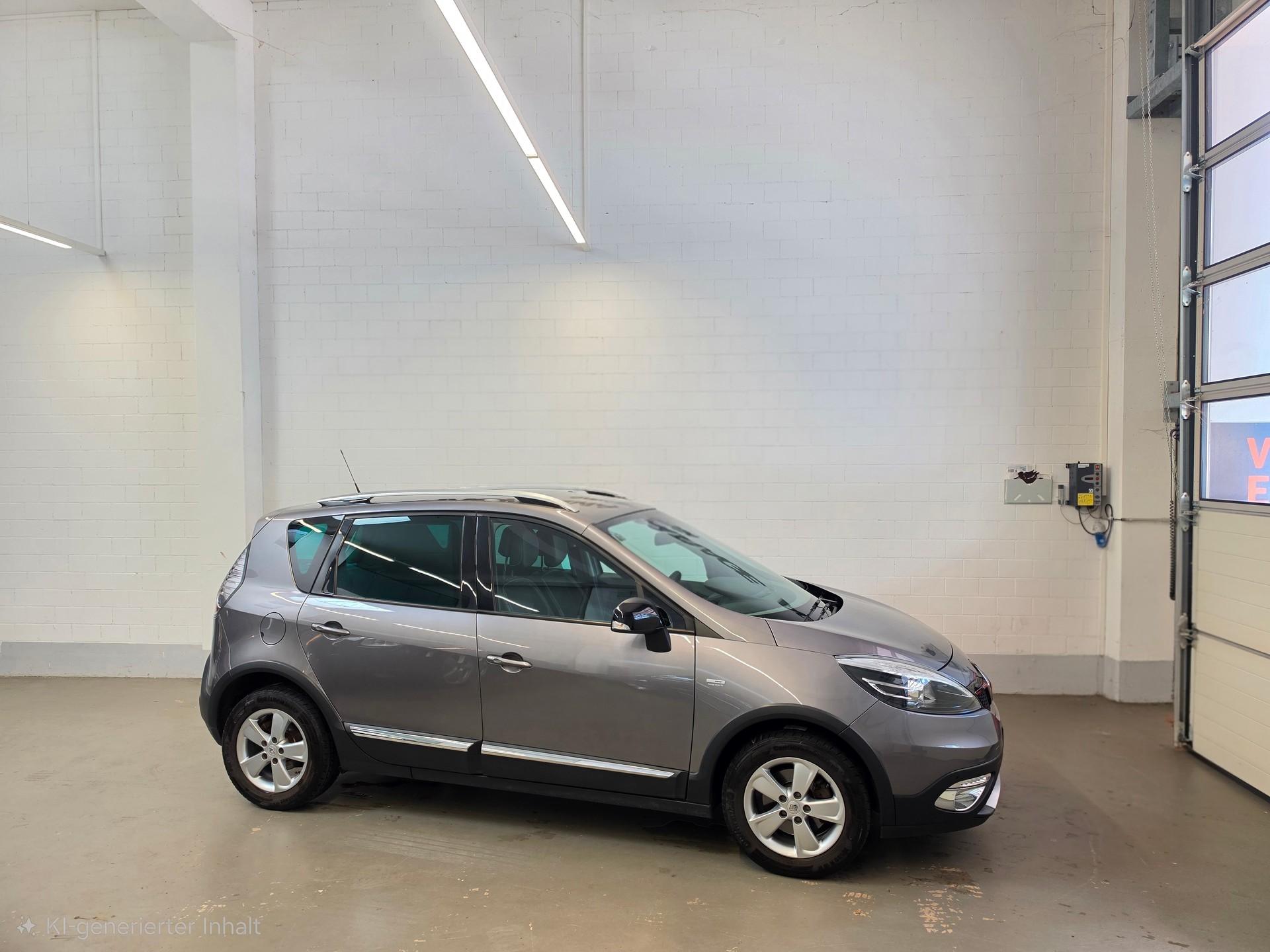 RENAULT Scénic Xmod 1.2 16V Turbo Swiss Bose Edition-showroom-element-1