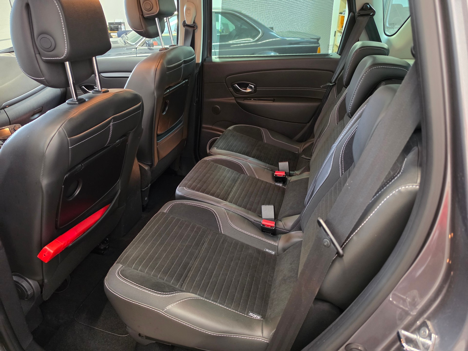 RENAULT Scénic Xmod 1.2 16V Turbo Swiss Bose Edition-image-4