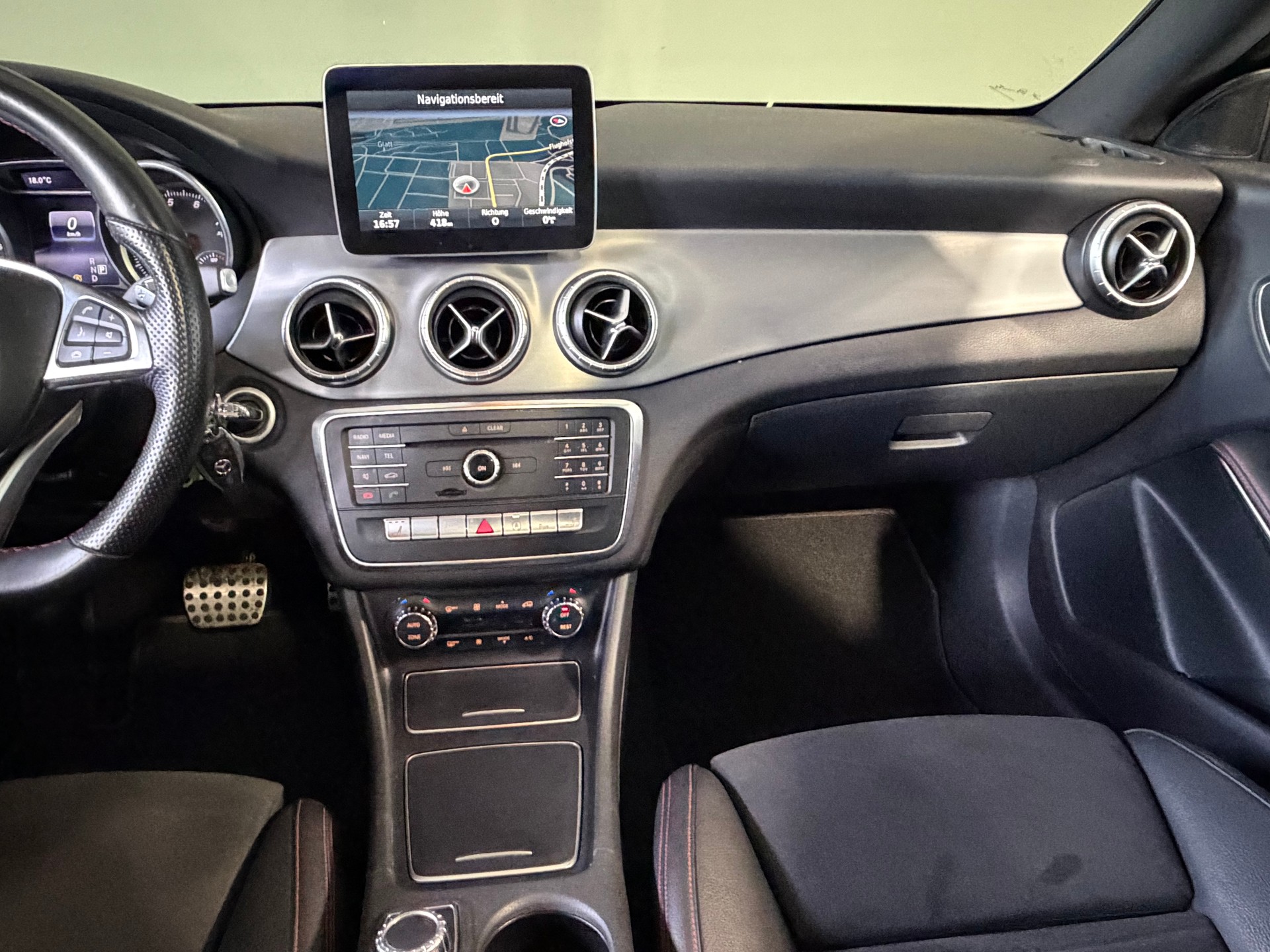 MERCEDES-BENZ CLA 220 AMG Line 4Matic 7G-DCT*CH-Fahrzeug*Night-Paket*-image-9
