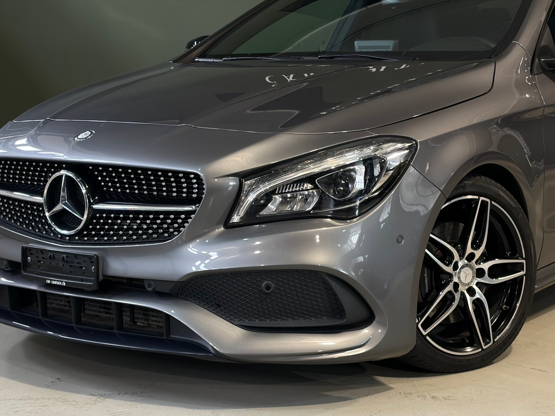 MERCEDES-BENZ CLA 220 AMG Line 4Matic 7G-DCT*CH-Fahrzeug*Night-Paket*-showroom-element-1