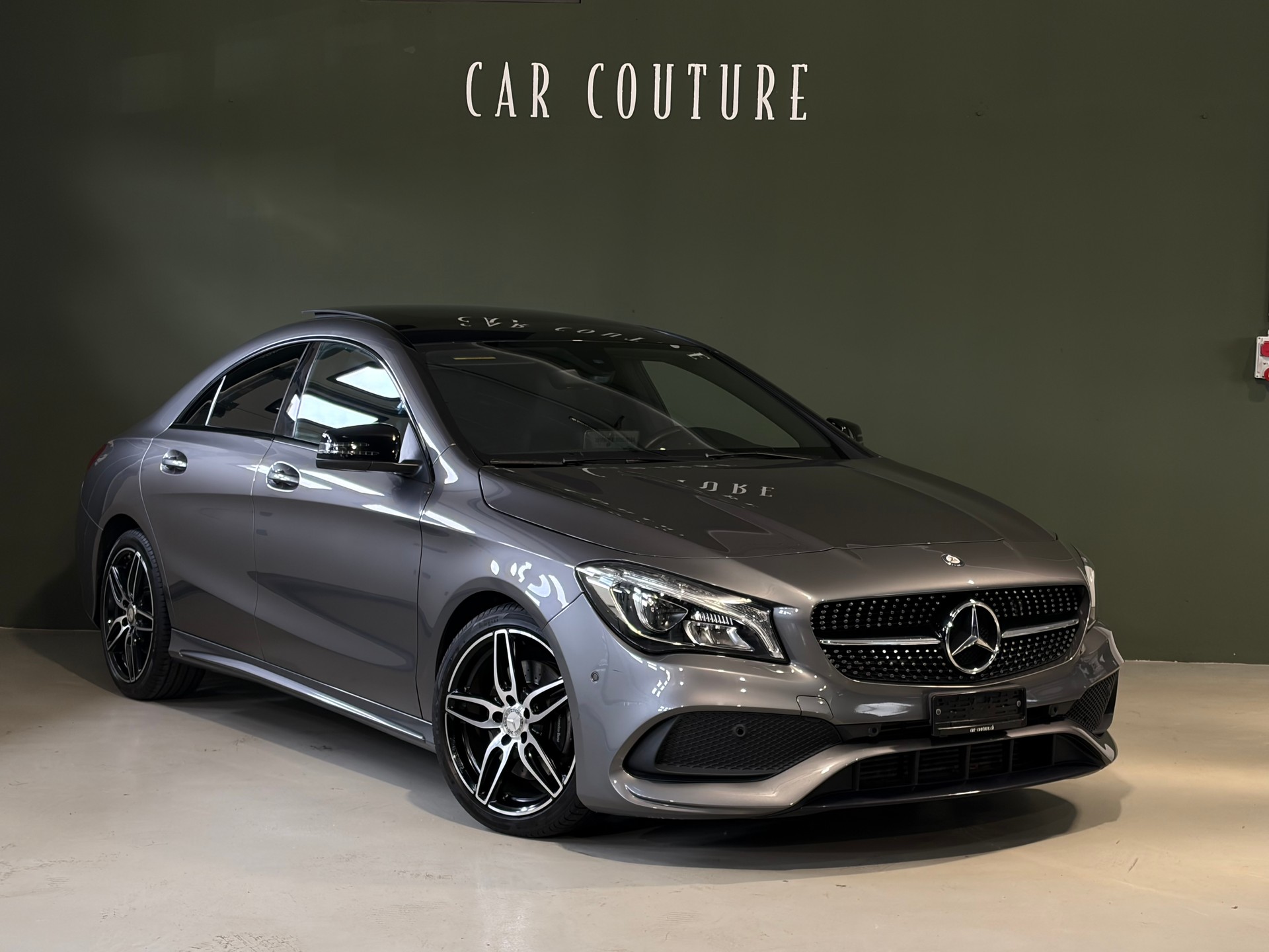 MERCEDES-BENZ CLA 220 AMG Line 4Matic 7G-DCT*CH-Fahrzeug*Night-Paket*-showroom-element-3