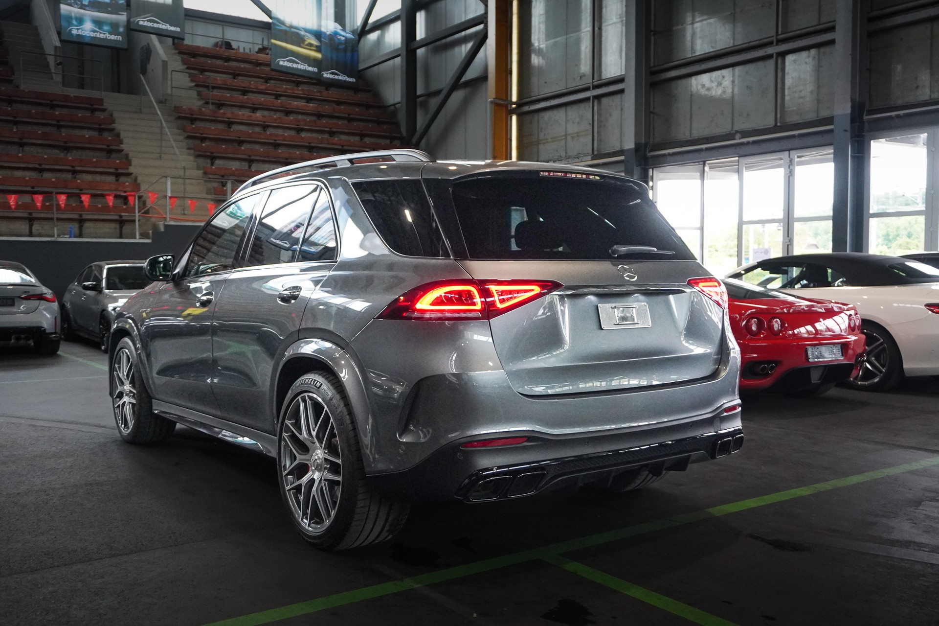MERCEDES-BENZ GLE 63 S AMG 4Matic+ 9G-Speedshift-showroom-element-2