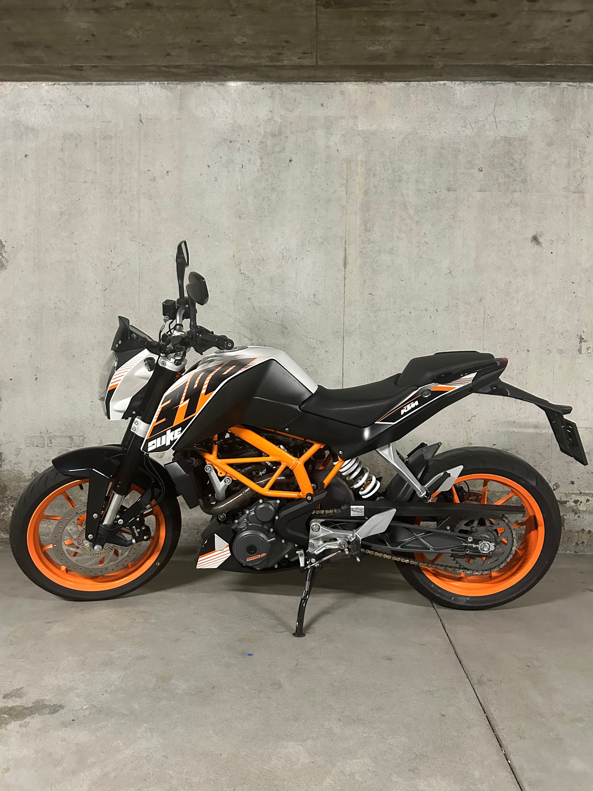 KTM 390 Duke ABS-image-1