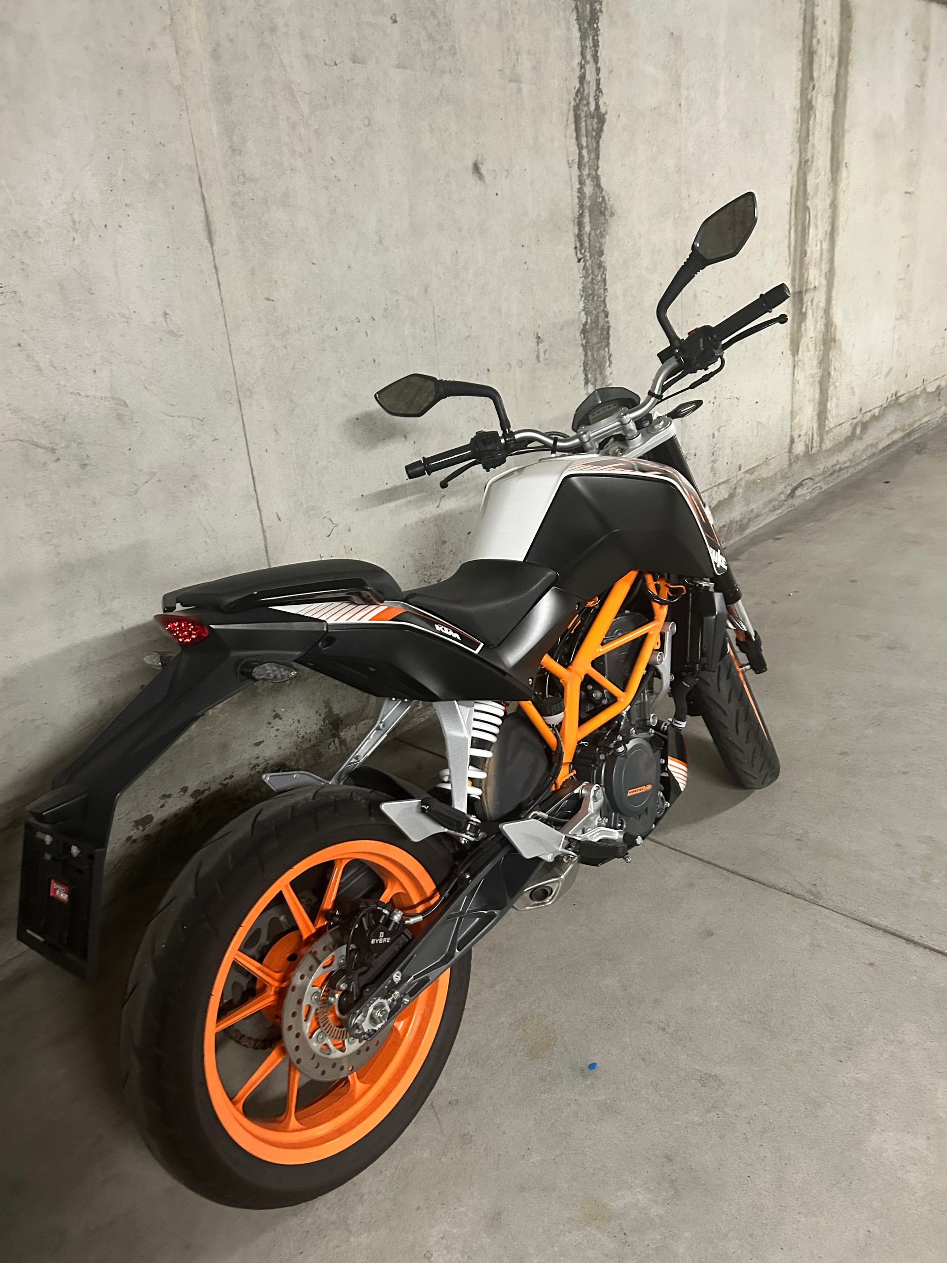 KTM 390 Duke ABS-image-4