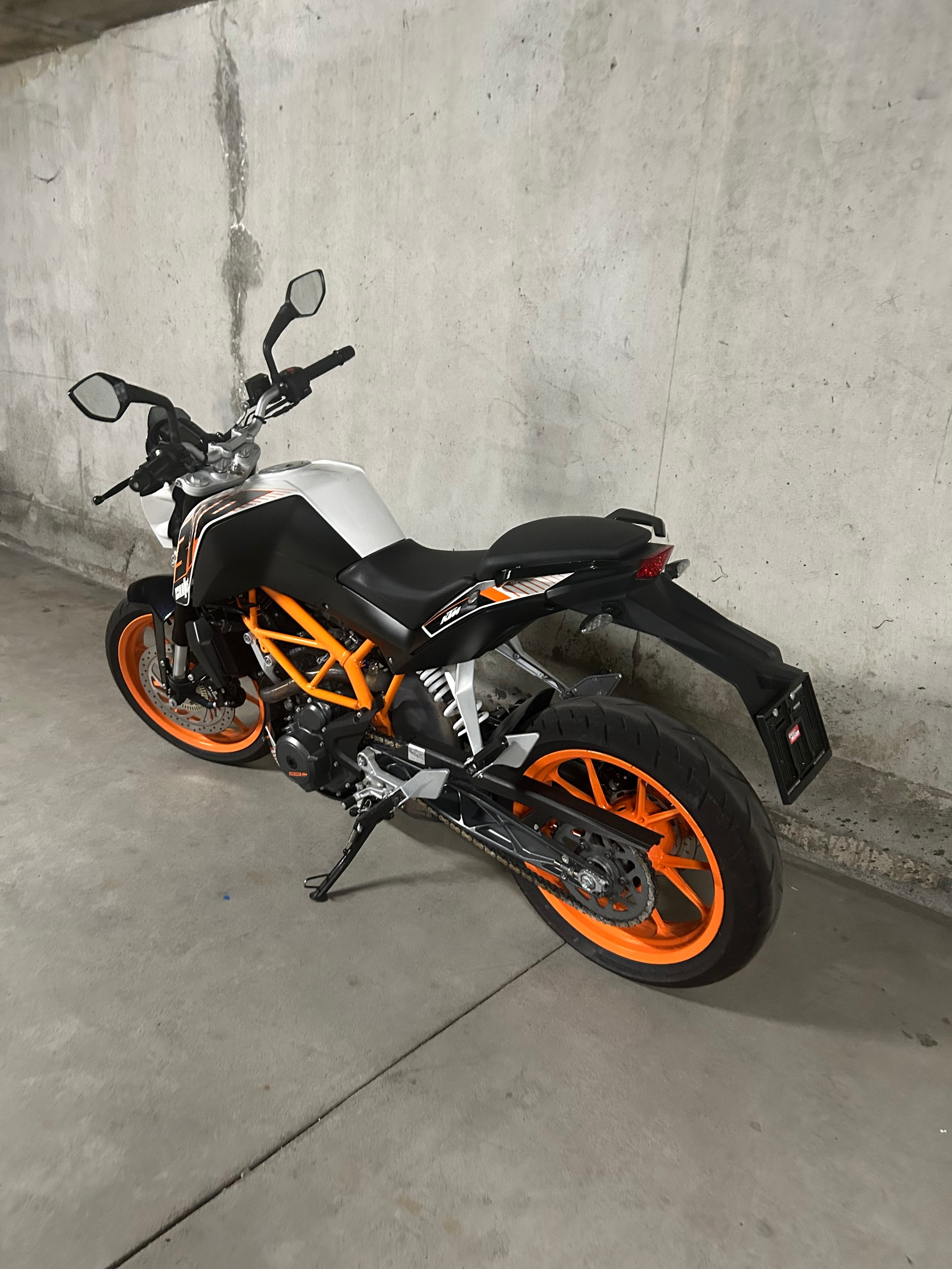 KTM 390 Duke ABS-image-5