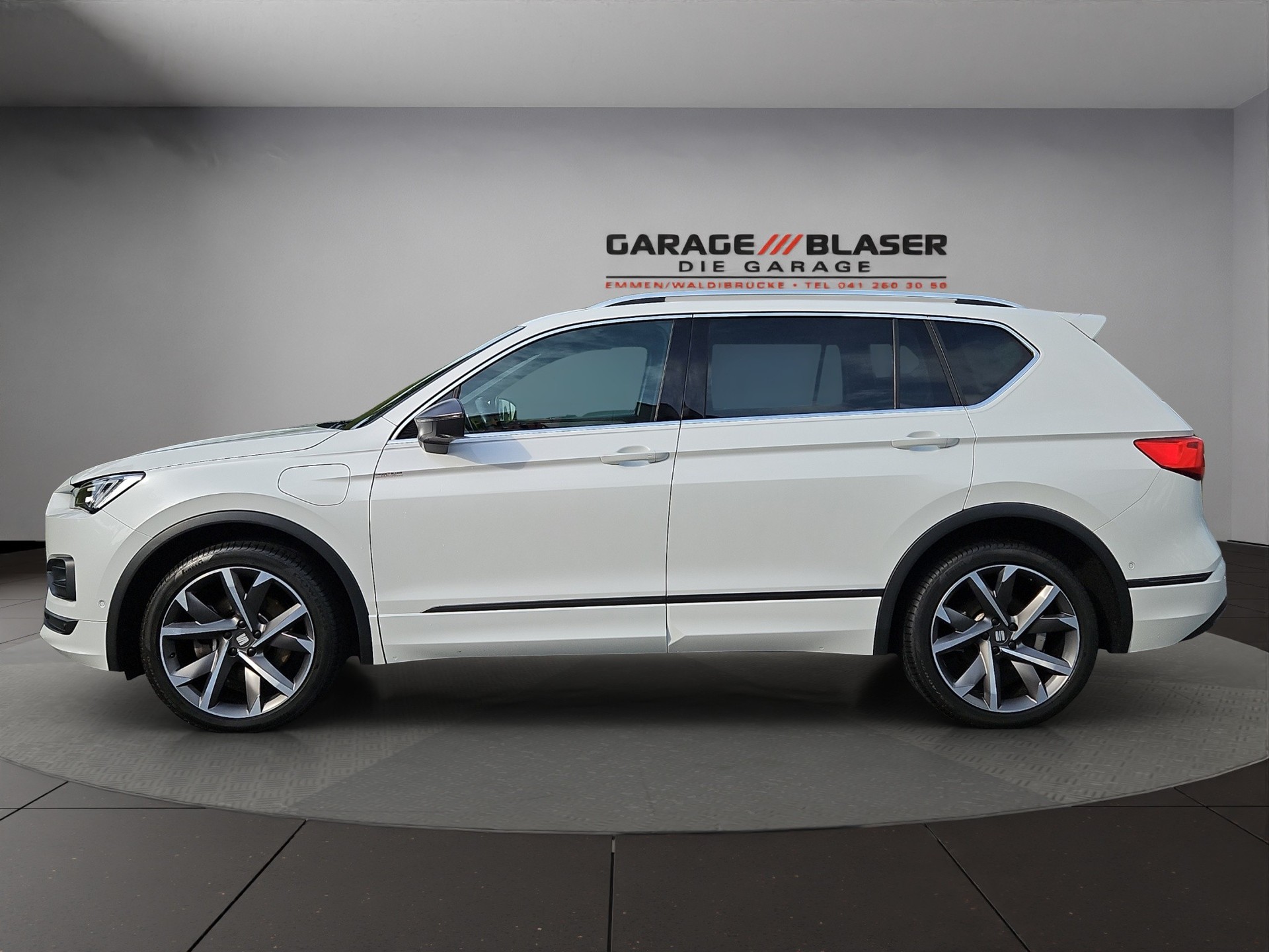 SEAT Tarraco 1.4 e-HYBRID DSG Hola FR-showroom-element-1