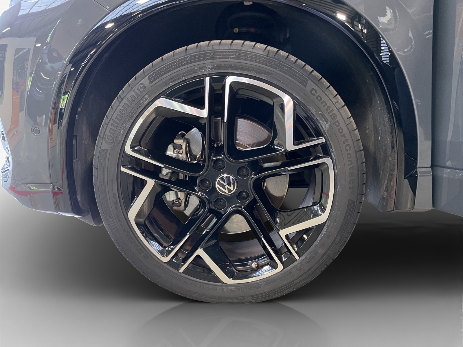 VW Tiguan 2.0 TDI SCR R-Line 4Motion DSG-image-13