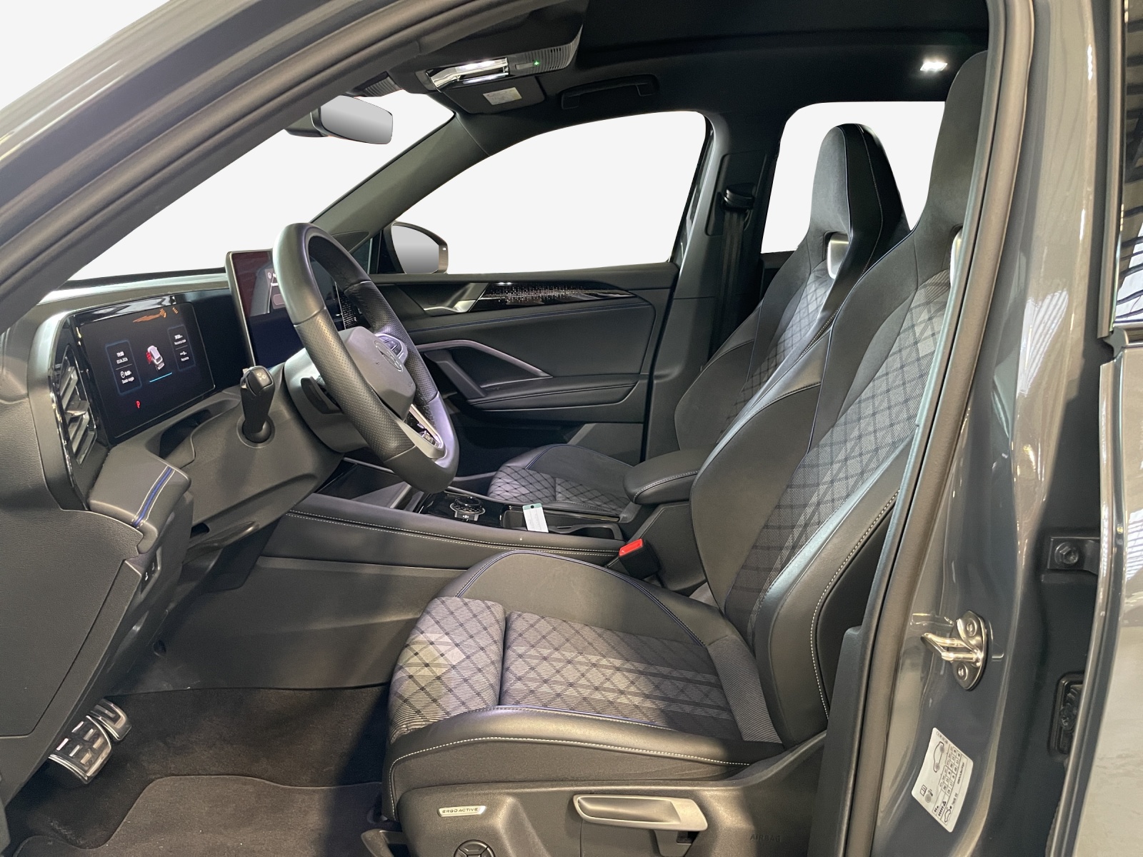 VW Tiguan 2.0 TDI SCR R-Line 4Motion DSG-image-7