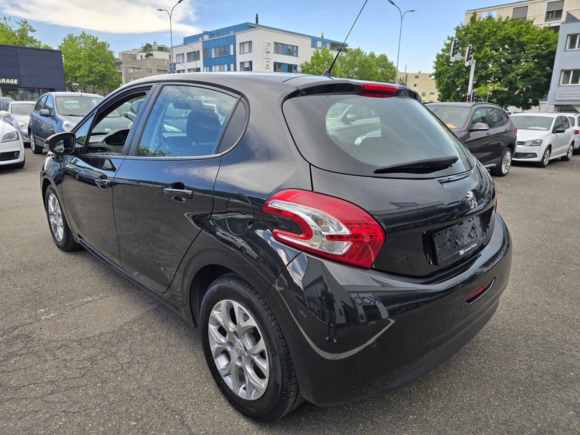 PEUGEOT 208 1.4 VTI Active-image-4
