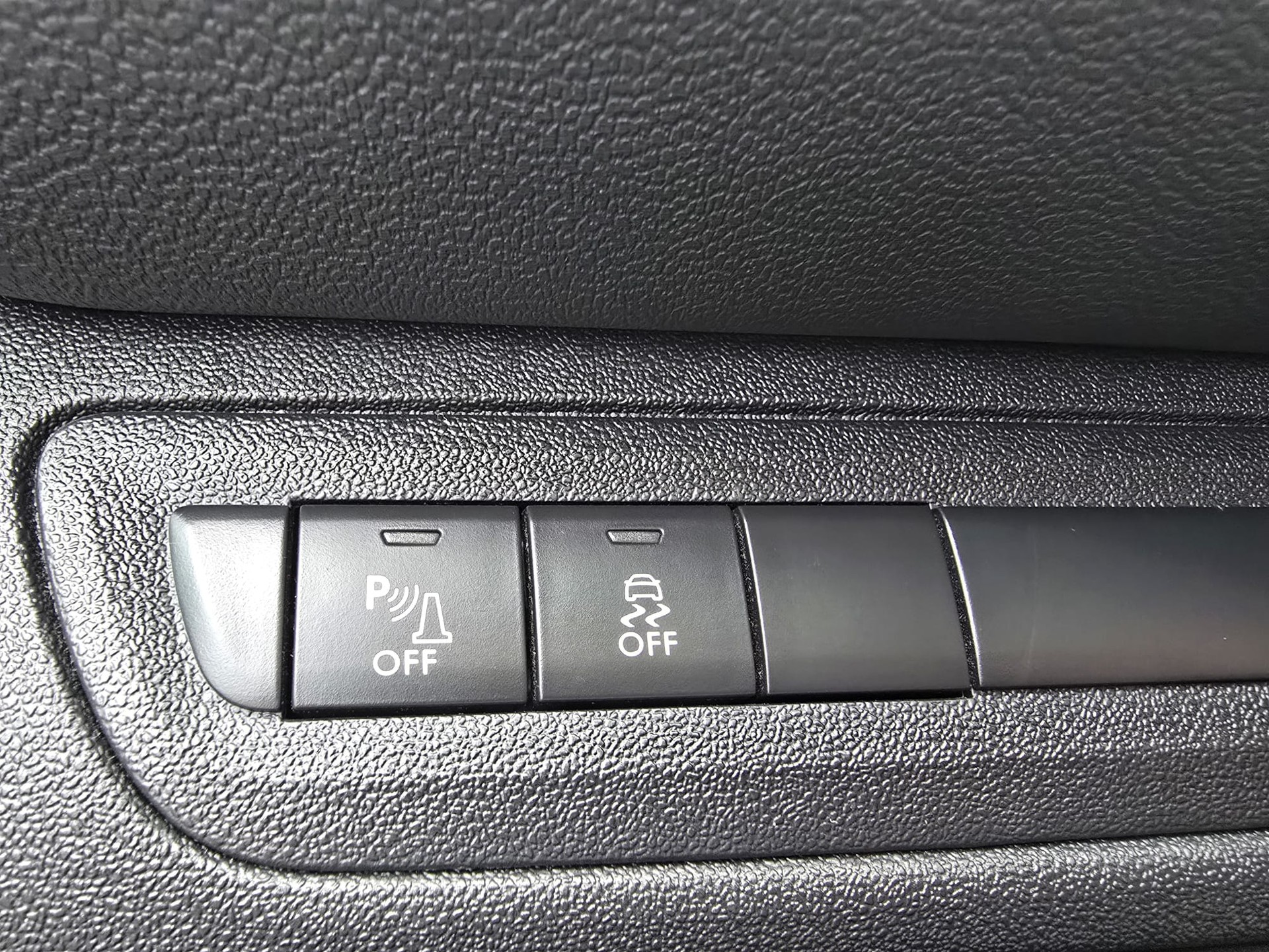 PEUGEOT 208 1.4 VTI Active-image-17