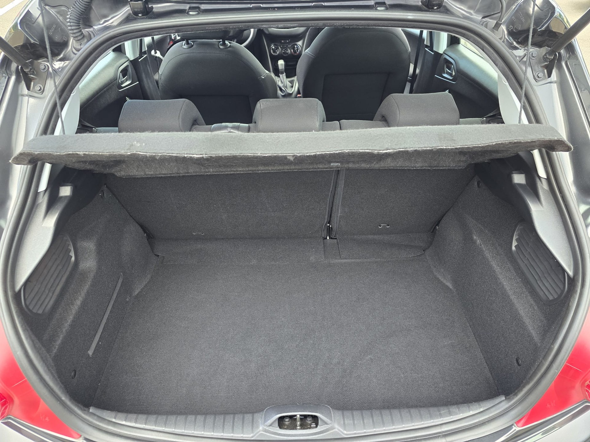 PEUGEOT 208 1.4 VTI Active-image-19