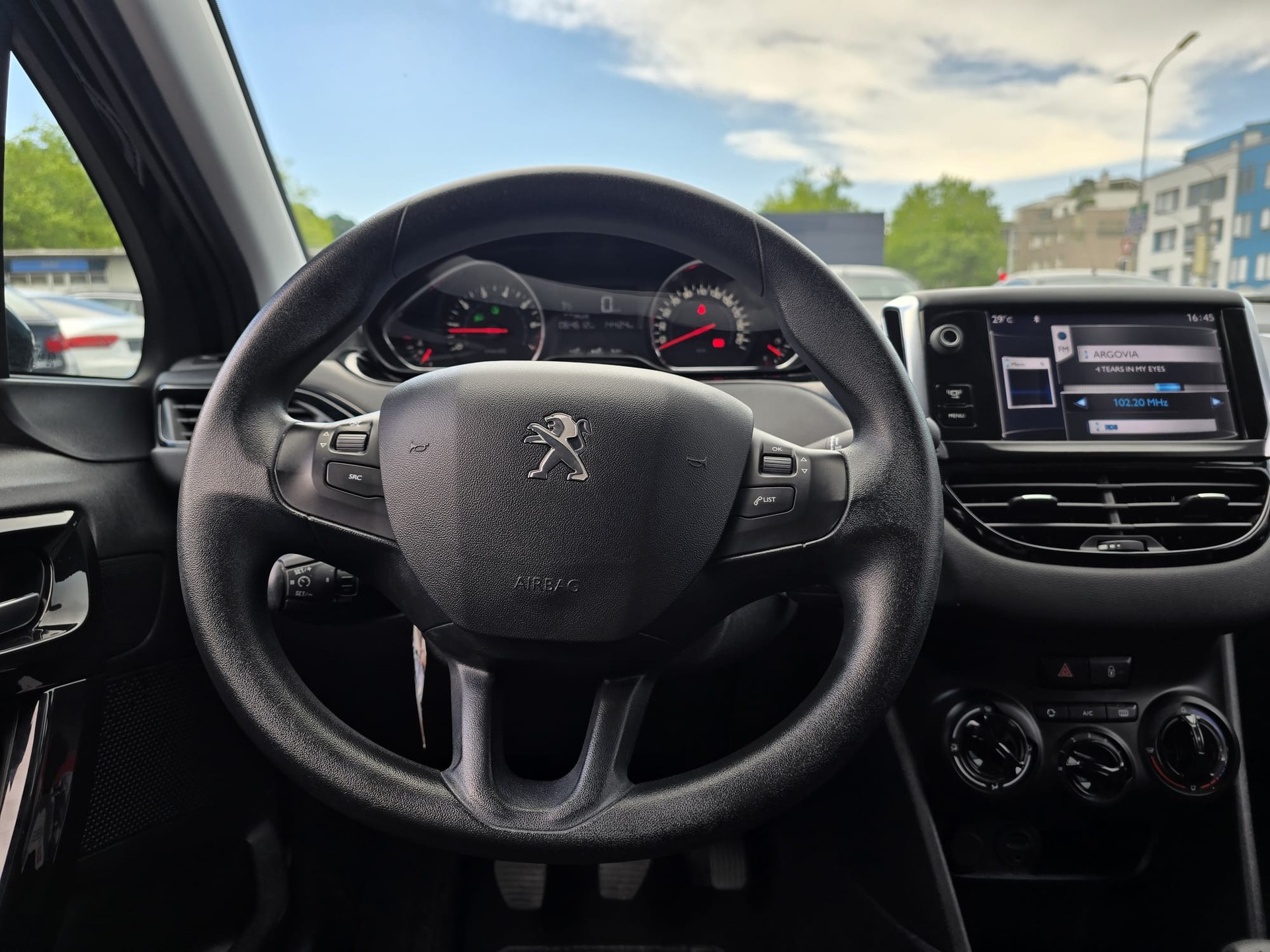 PEUGEOT 208 1.4 VTI Active-image-11